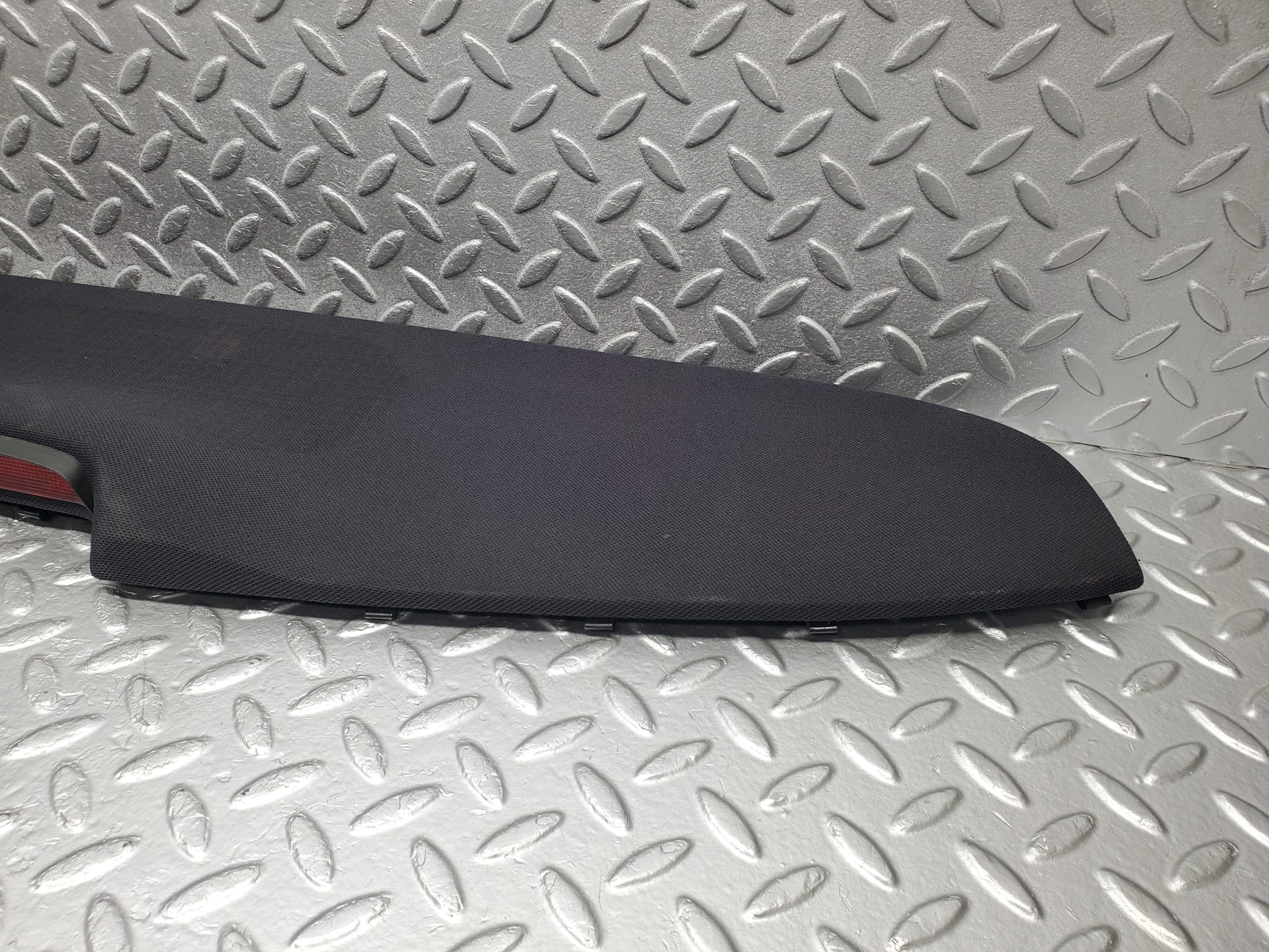 1633 Mercedes-Benz W220 S430 Rear Shelf Panel Additional Brake Light 2206900530