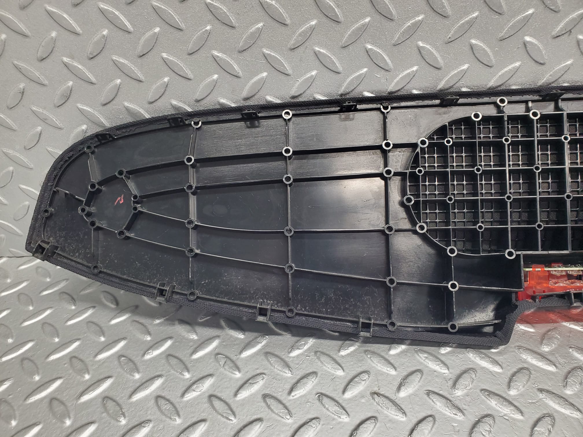 1633 Mercedes-Benz W220 S430 Rear Shelf Panel Additional Brake Light 2206900530