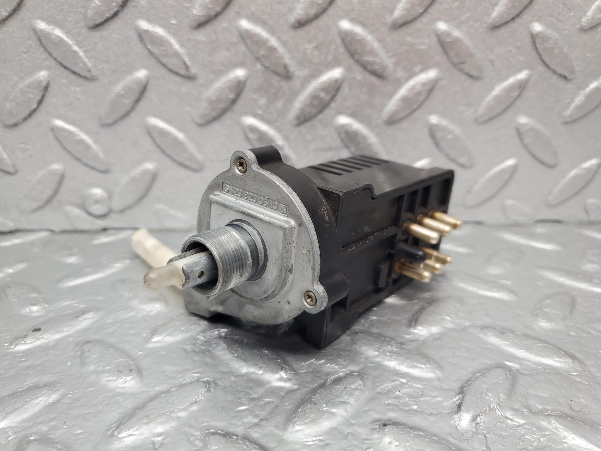 1423 Mercedes-Benz V123 240D LWB Heater Control Switch 1238200610