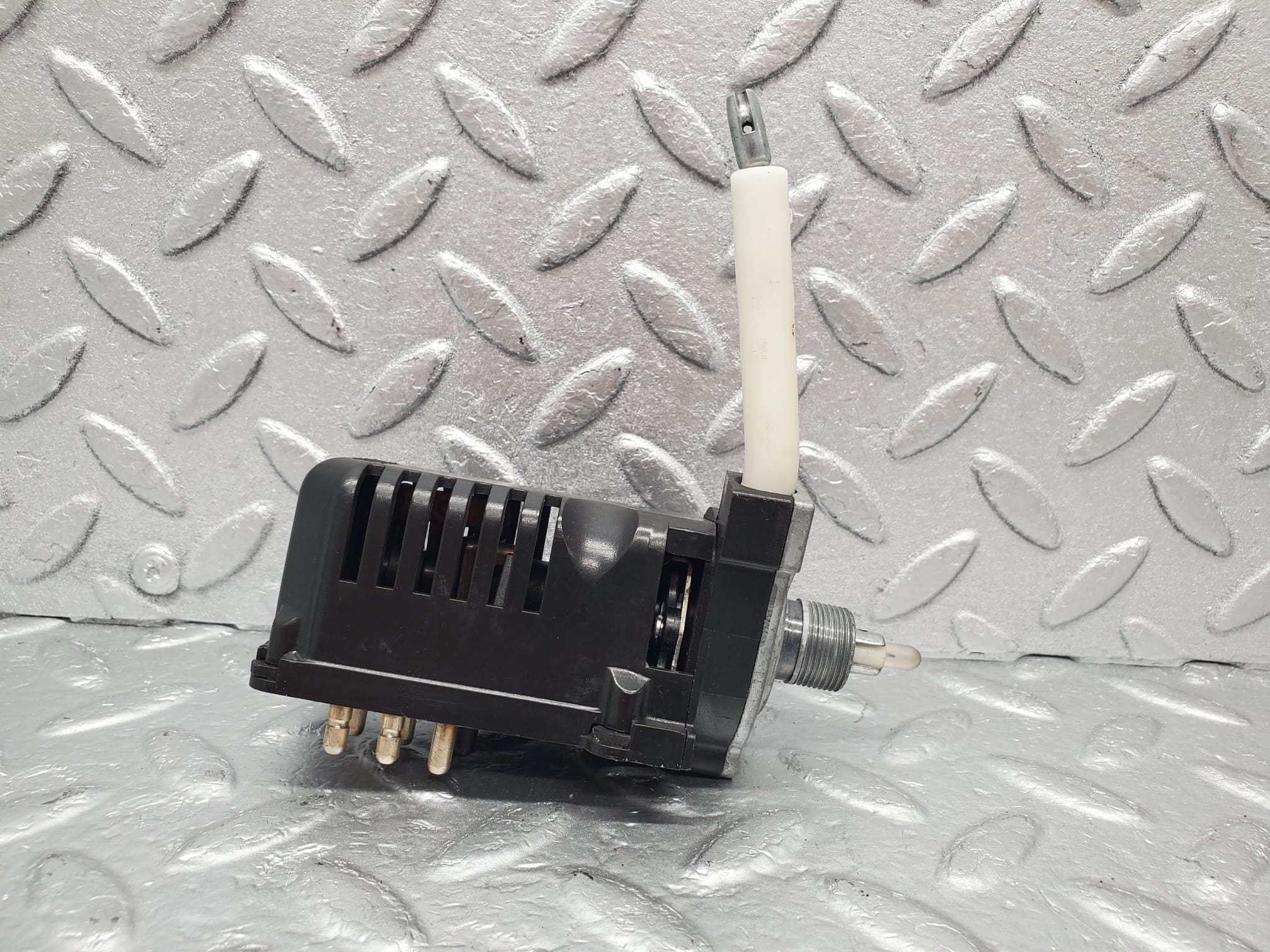 1423 Mercedes-Benz V123 240D LWB Heater Control Switch 1238200610