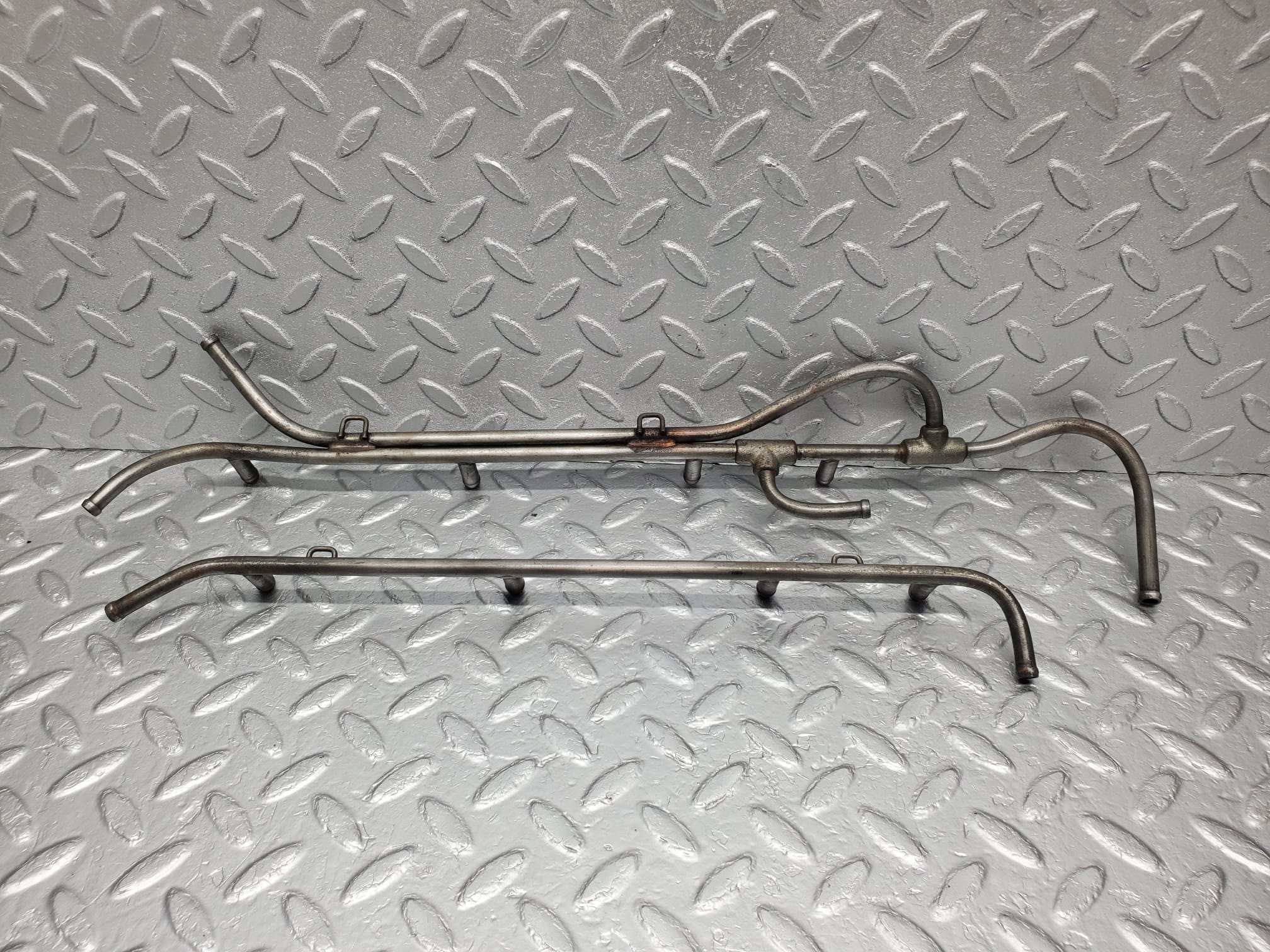 1442 Mercedes-Benz C107 350SLC Fuel Injection Pipe 1160700033