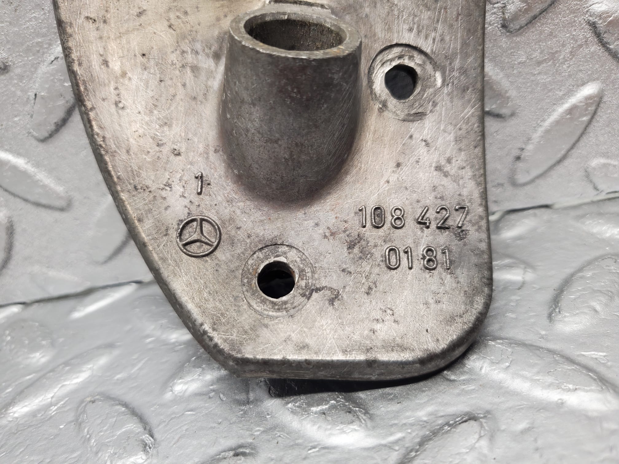 1444 Mercedes-Benz W108 280SE Handbrake Cable Regulator 1084270181