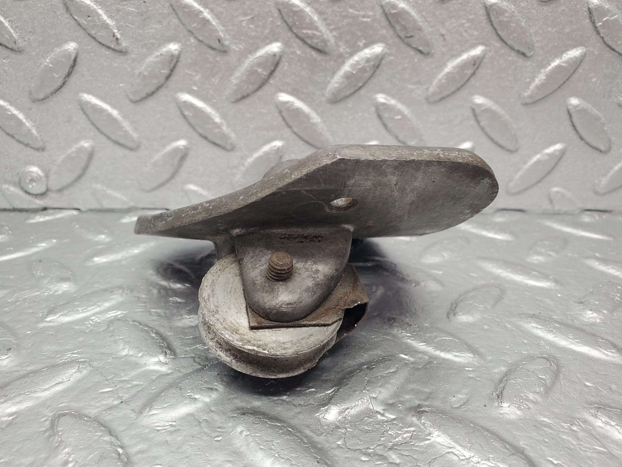 1444 Mercedes-Benz W108 280SE Handbrake Cable Regulator 1084270181