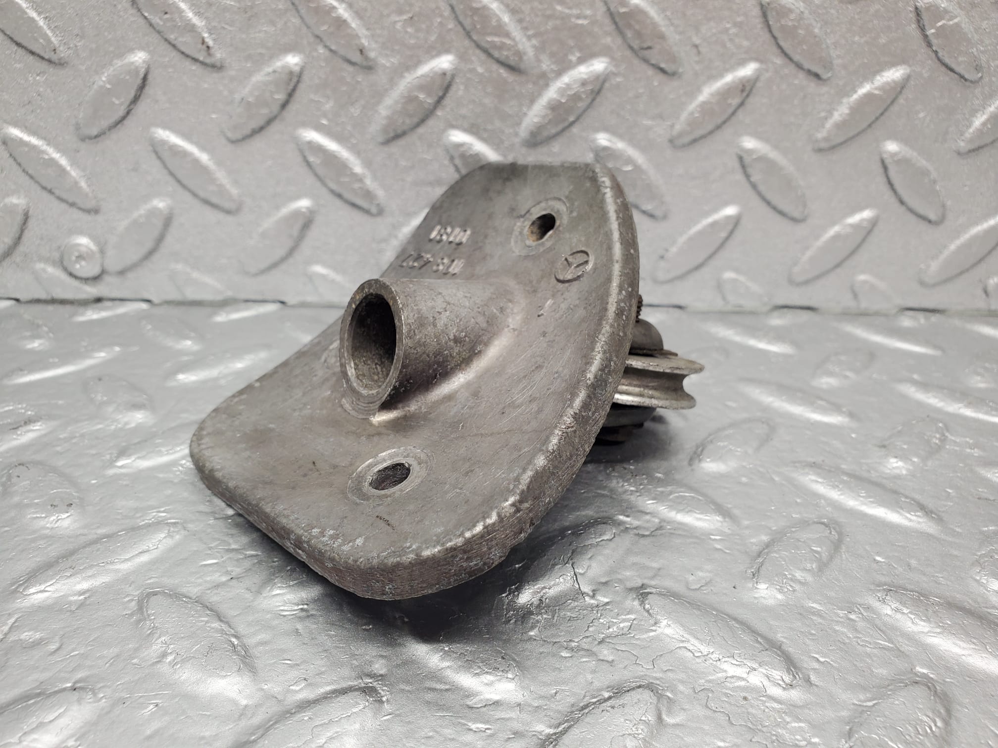 1444 Mercedes-Benz W108 280SE Handbrake Cable Regulator 1084270181