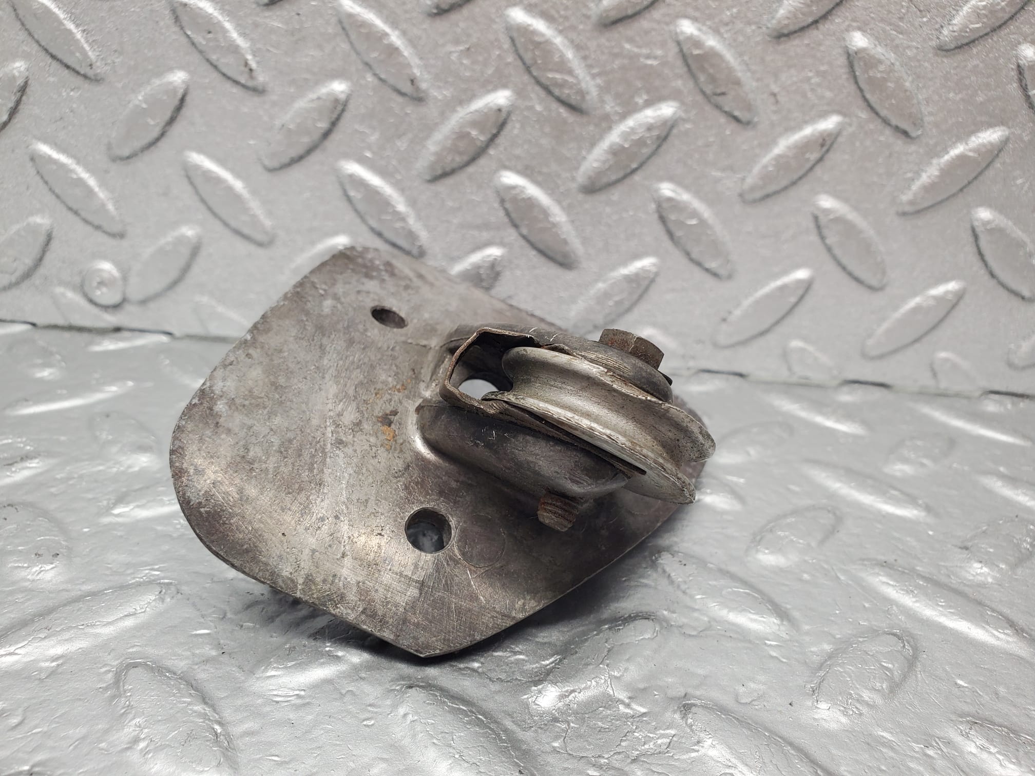 1444 Mercedes-Benz W108 280SE Handbrake Cable Regulator 1084270181