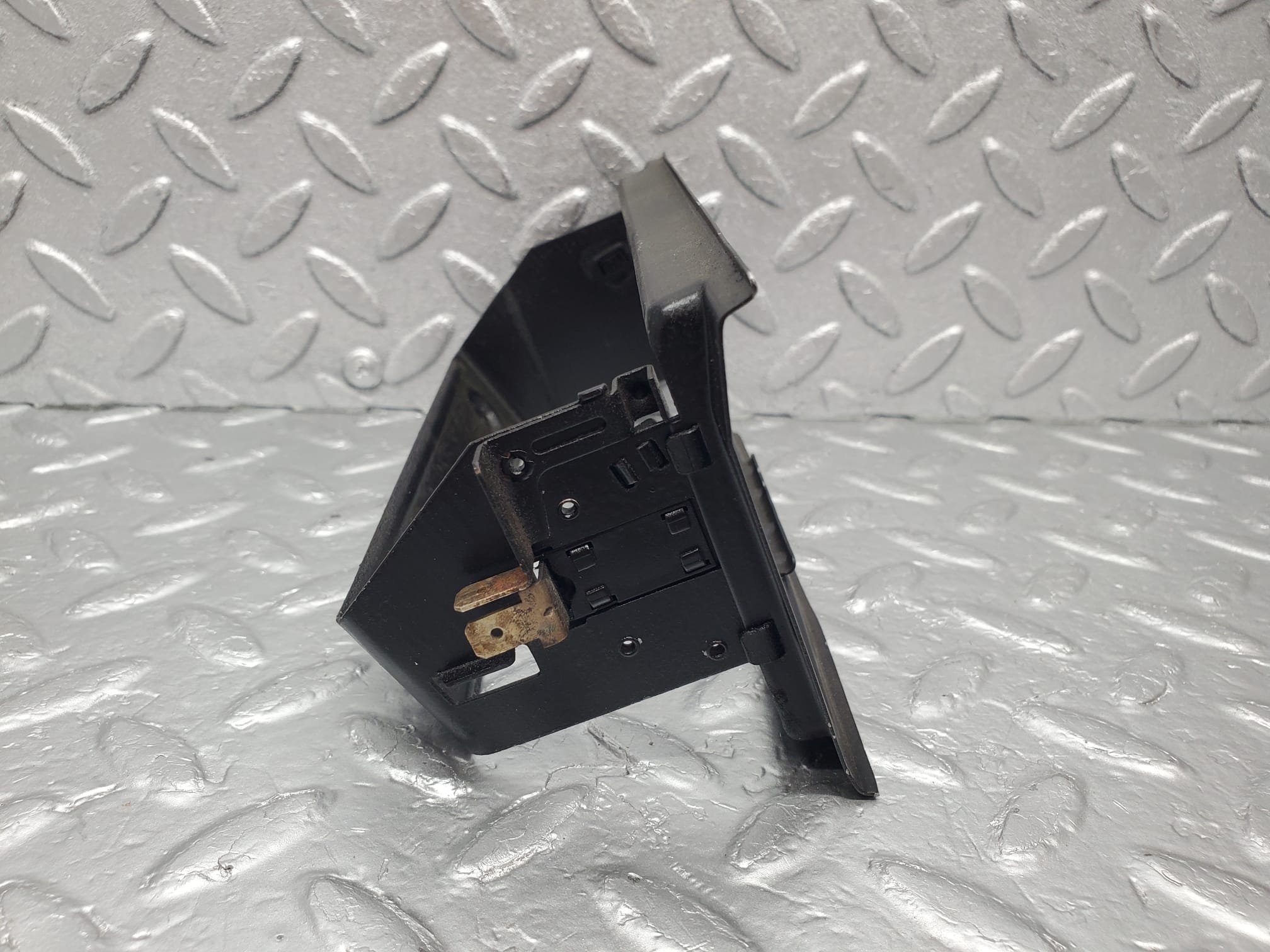 1448 Mercedes-Benz V123 240D LWB Ashtray Frame