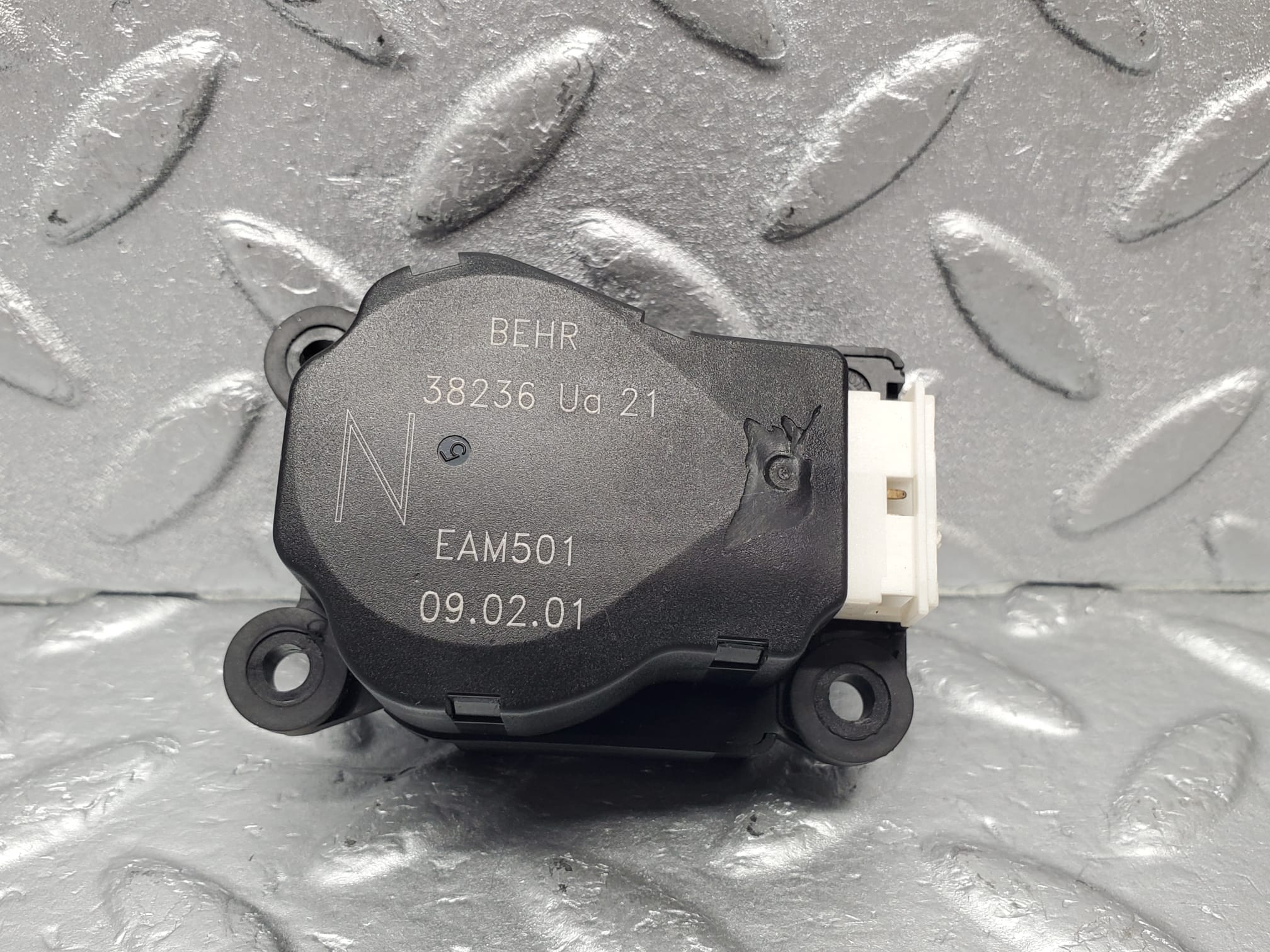 1539 Mercedes-Benz W220 S430 Heater Flap Actuator BEHR 38236