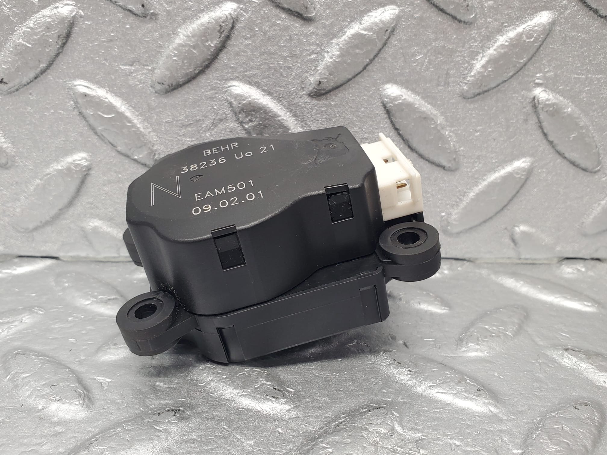 1539 Mercedes-Benz W220 S430 Heater Flap Actuator BEHR 38236