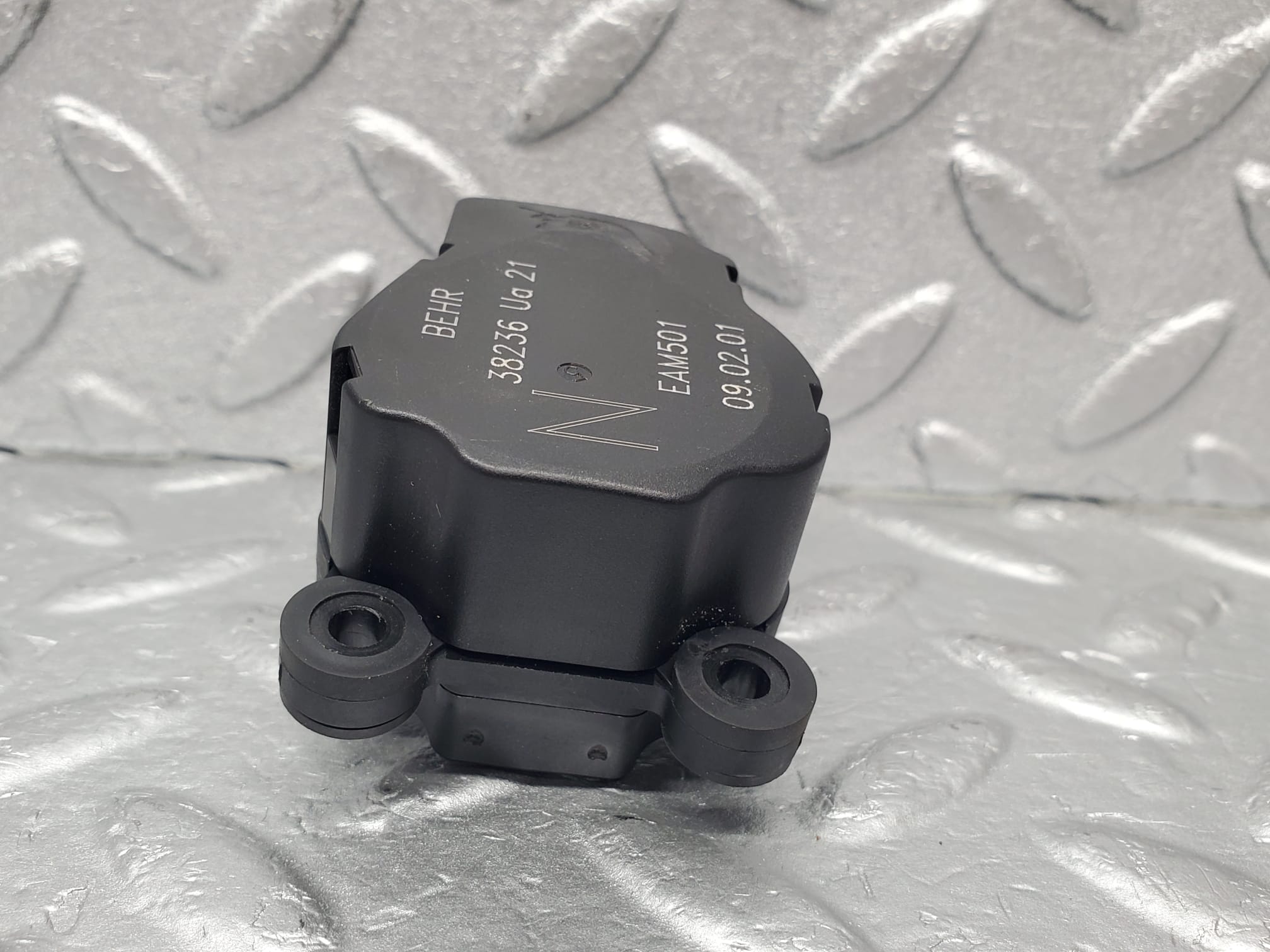 1539 Mercedes-Benz W220 S430 Heater Flap Actuator BEHR 38236