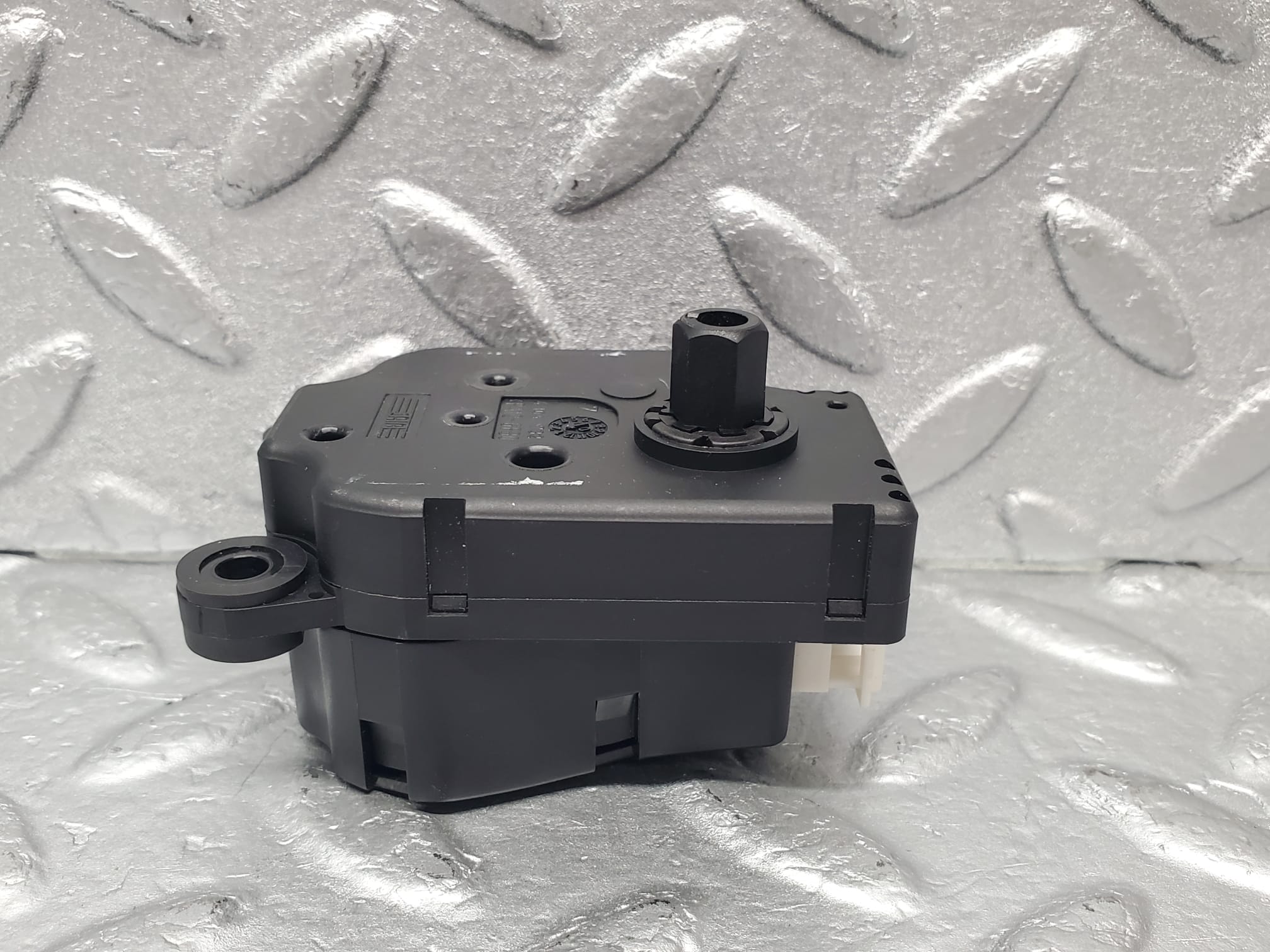 1539 Mercedes-Benz W220 S430 Heater Flap Actuator BEHR 38236