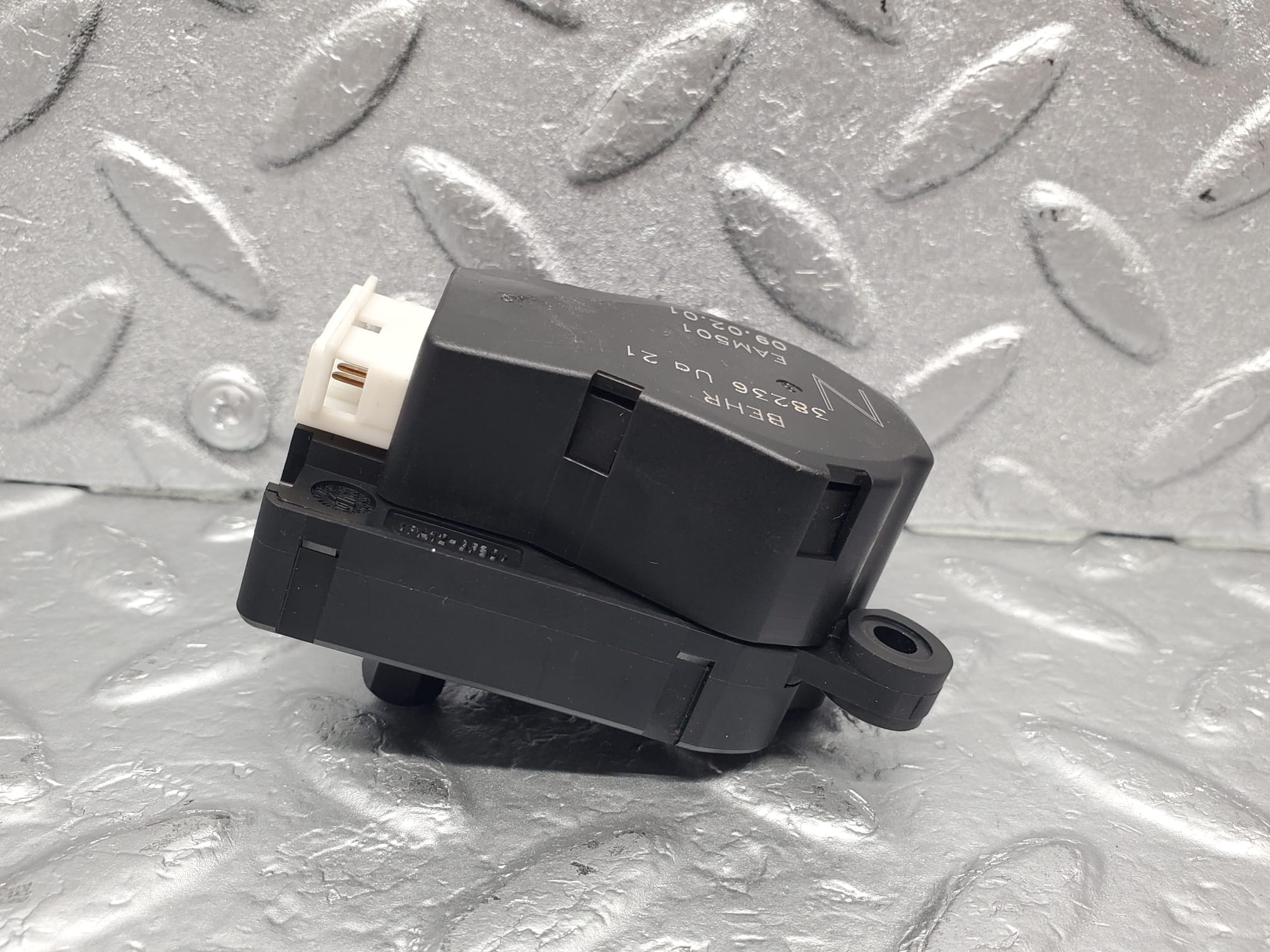 1540 Mercedes-Benz W220 S430 Heater Flap Actuator BEHR 38236