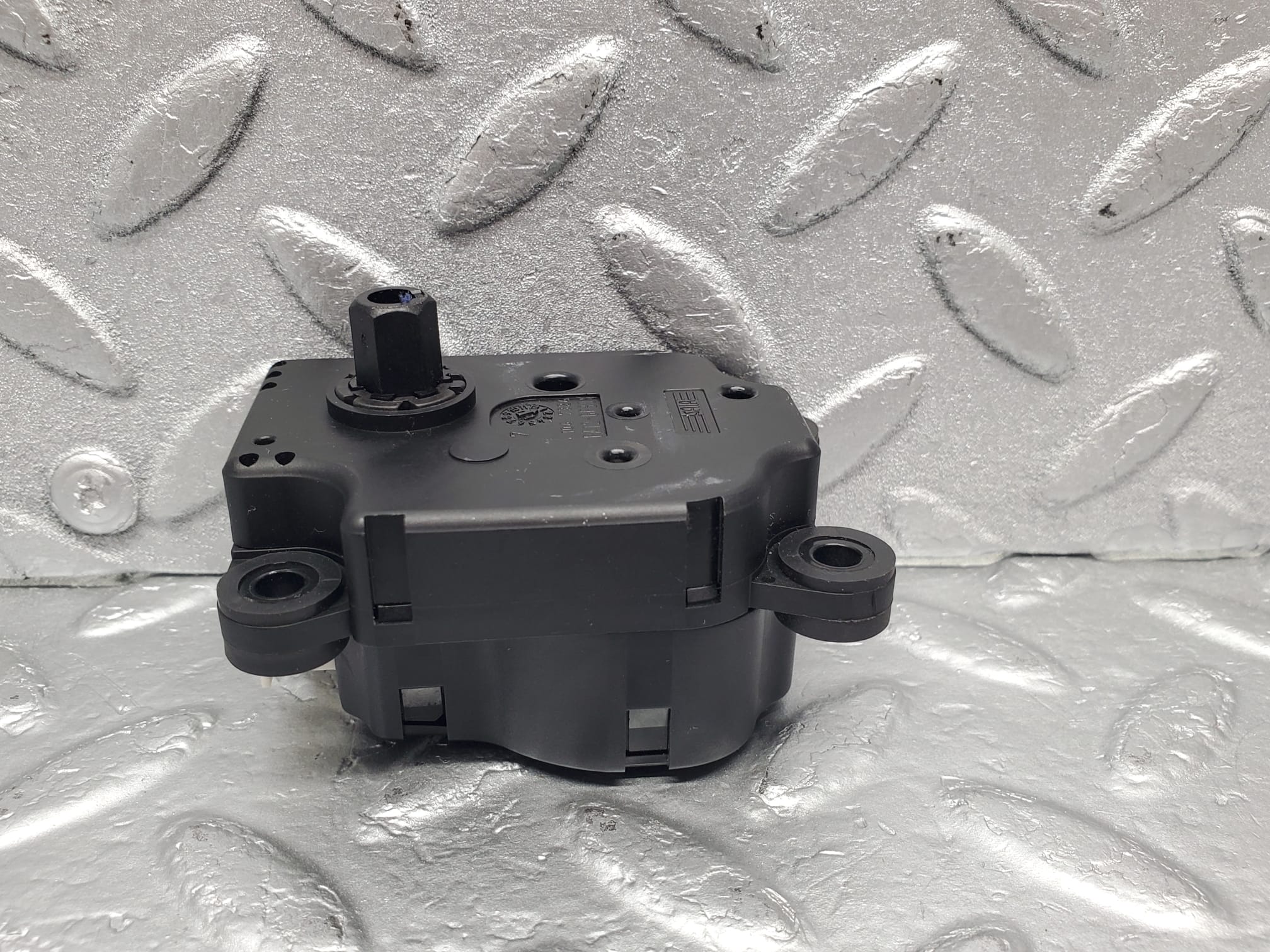 1540 Mercedes-Benz W220 S430 Heater Flap Actuator BEHR 38236