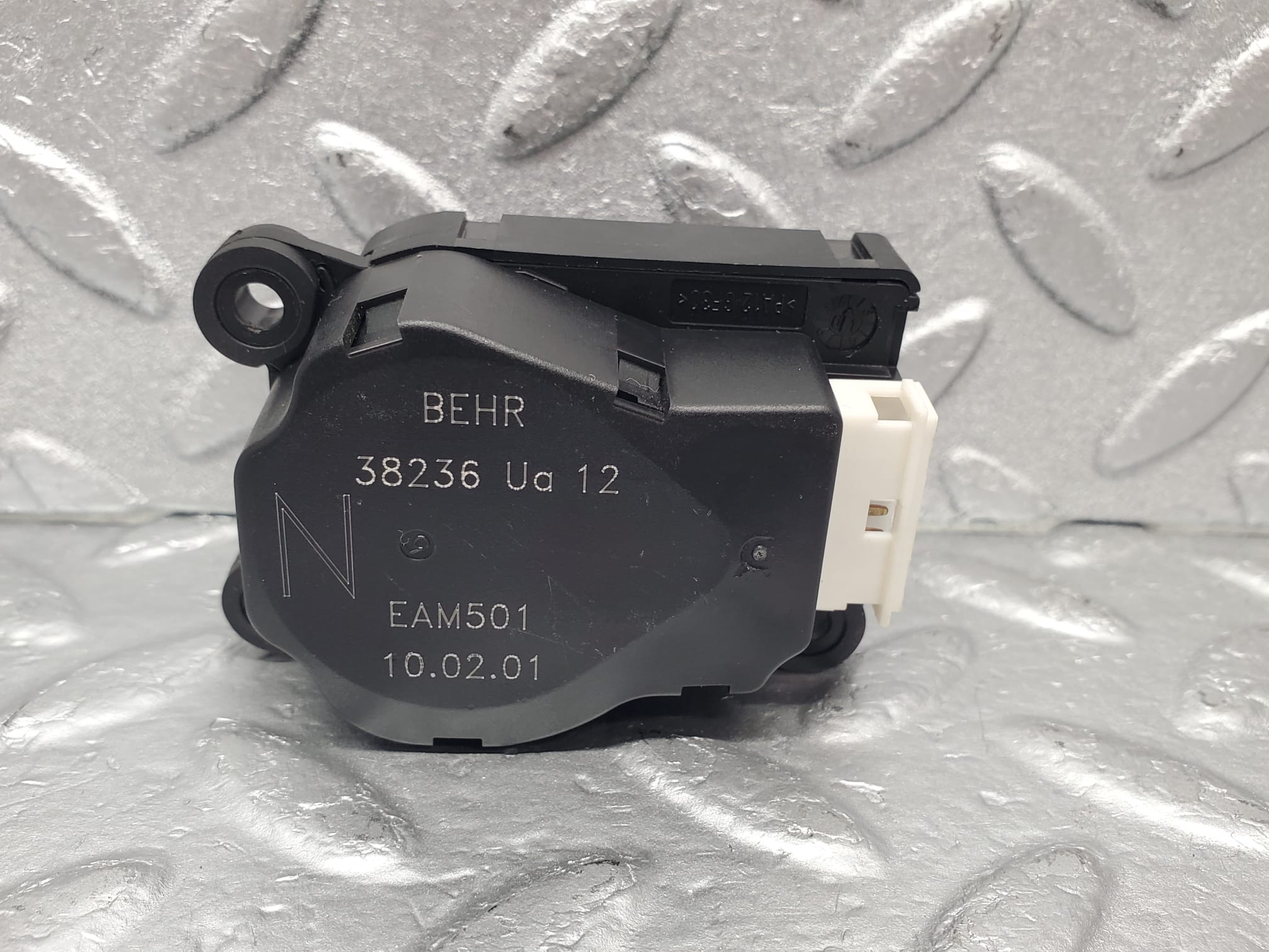 1541 Mercedes-Benz W220 S430 Heater Flap Actuator BEHR 38236