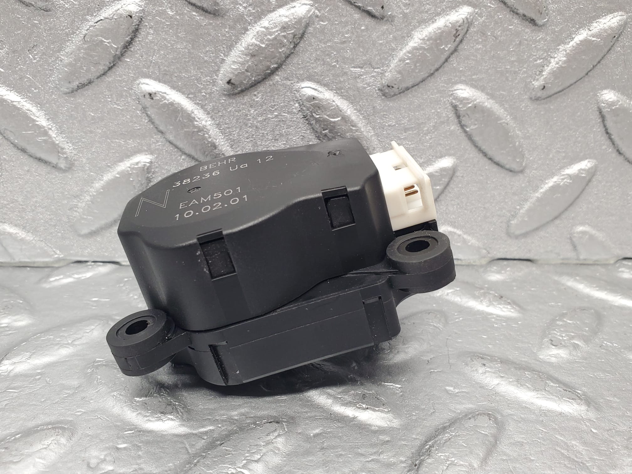 1541 Mercedes-Benz W220 S430 Heater Flap Actuator BEHR 38236