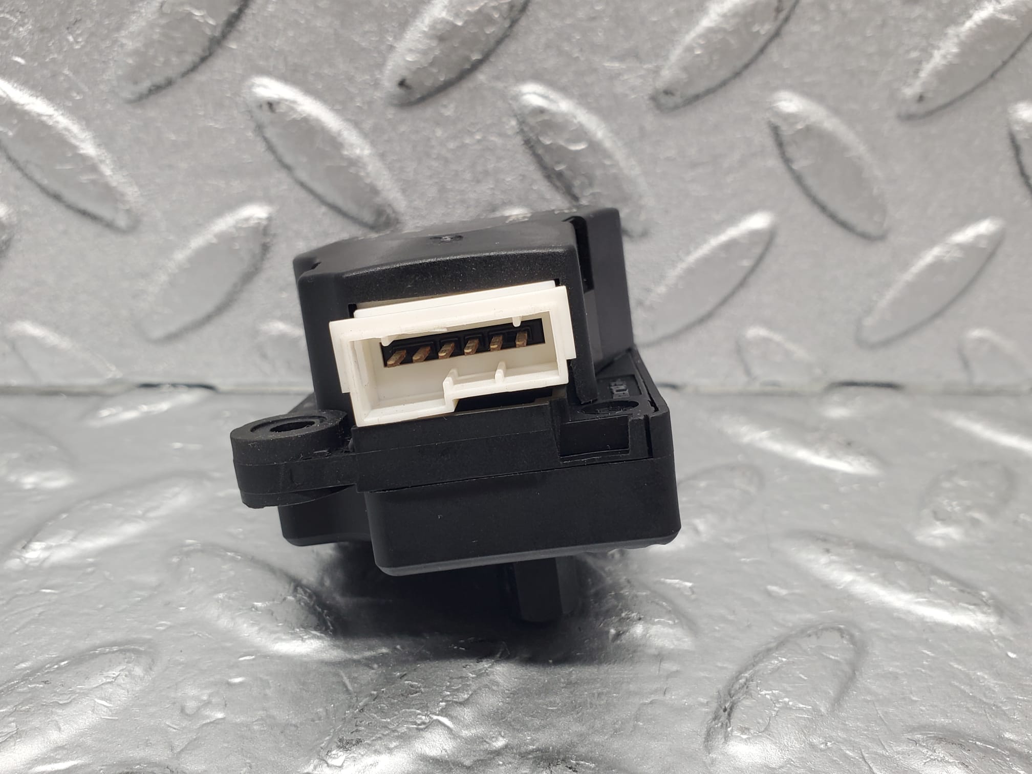 1541 Mercedes-Benz W220 S430 Heater Flap Actuator BEHR 38236