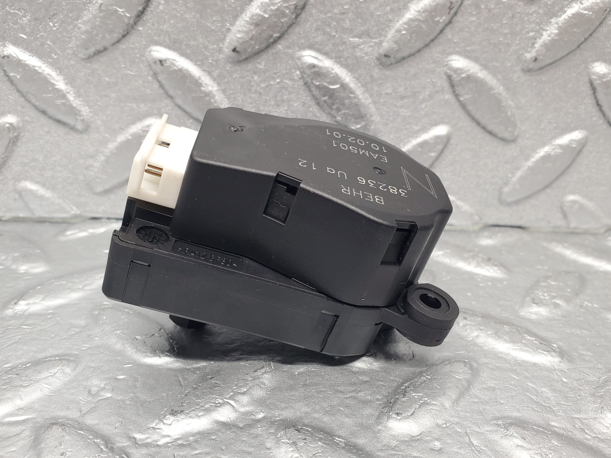 1541 Mercedes-Benz W220 S430 Heater Flap Actuator BEHR 38236