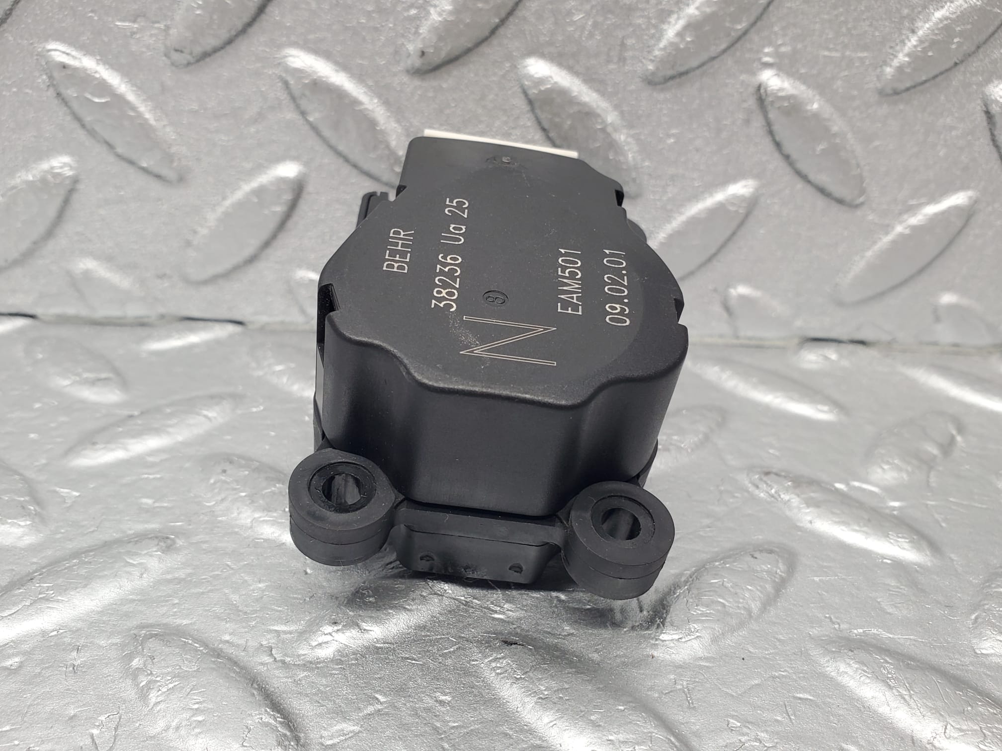 1542 Mercedes-Benz W220 S430 Heater Flap Actuator BEHR 38236