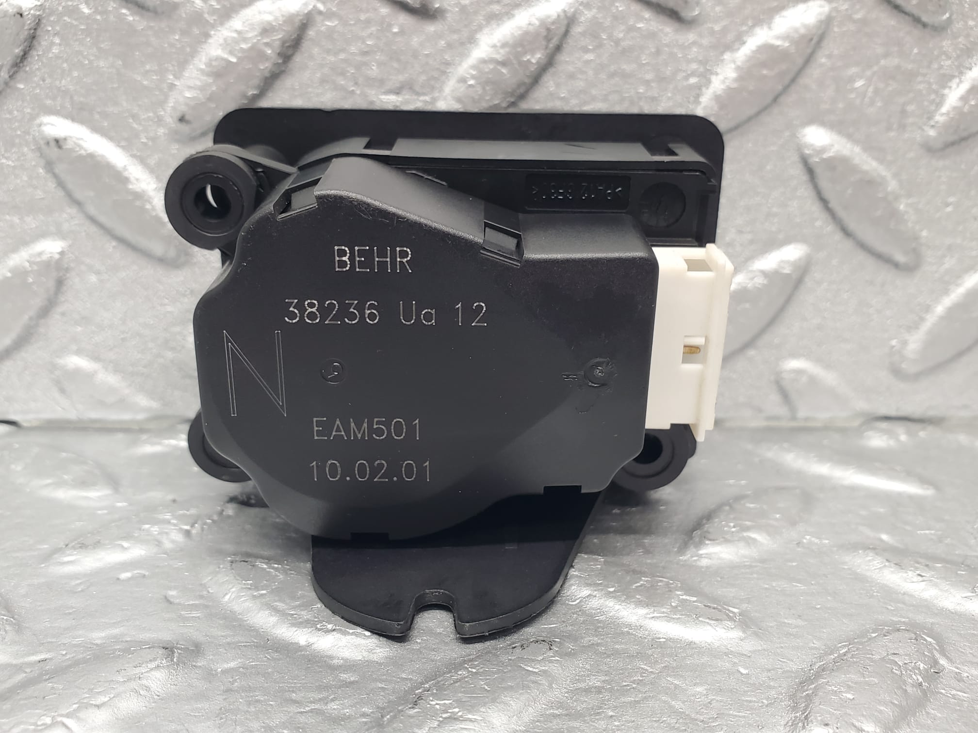 1543 Mercedes-Benz W220 S430 Heater Flap Actuator BEHR 38236