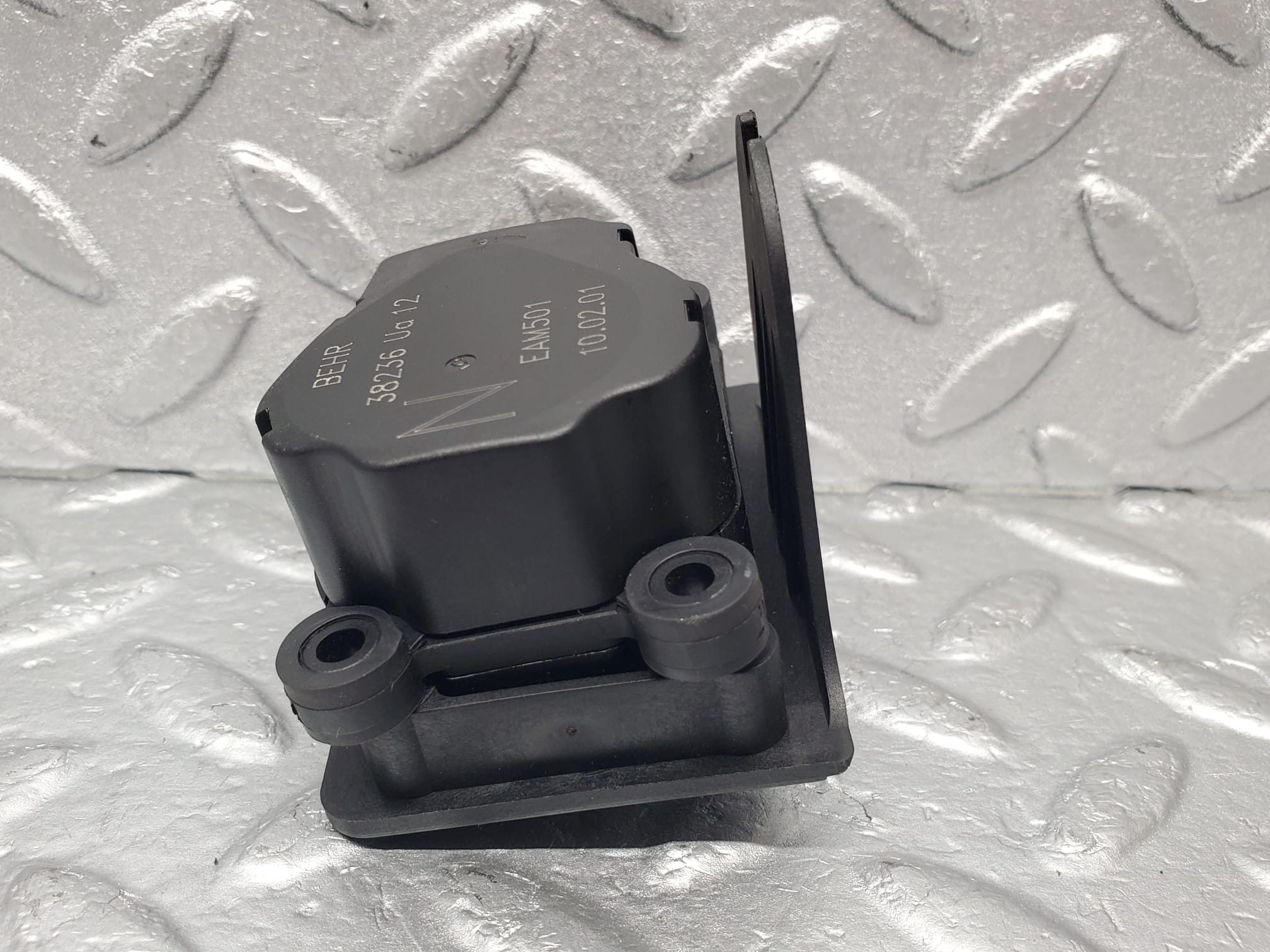1543 Mercedes-Benz W220 S430 Heater Flap Actuator BEHR 38236