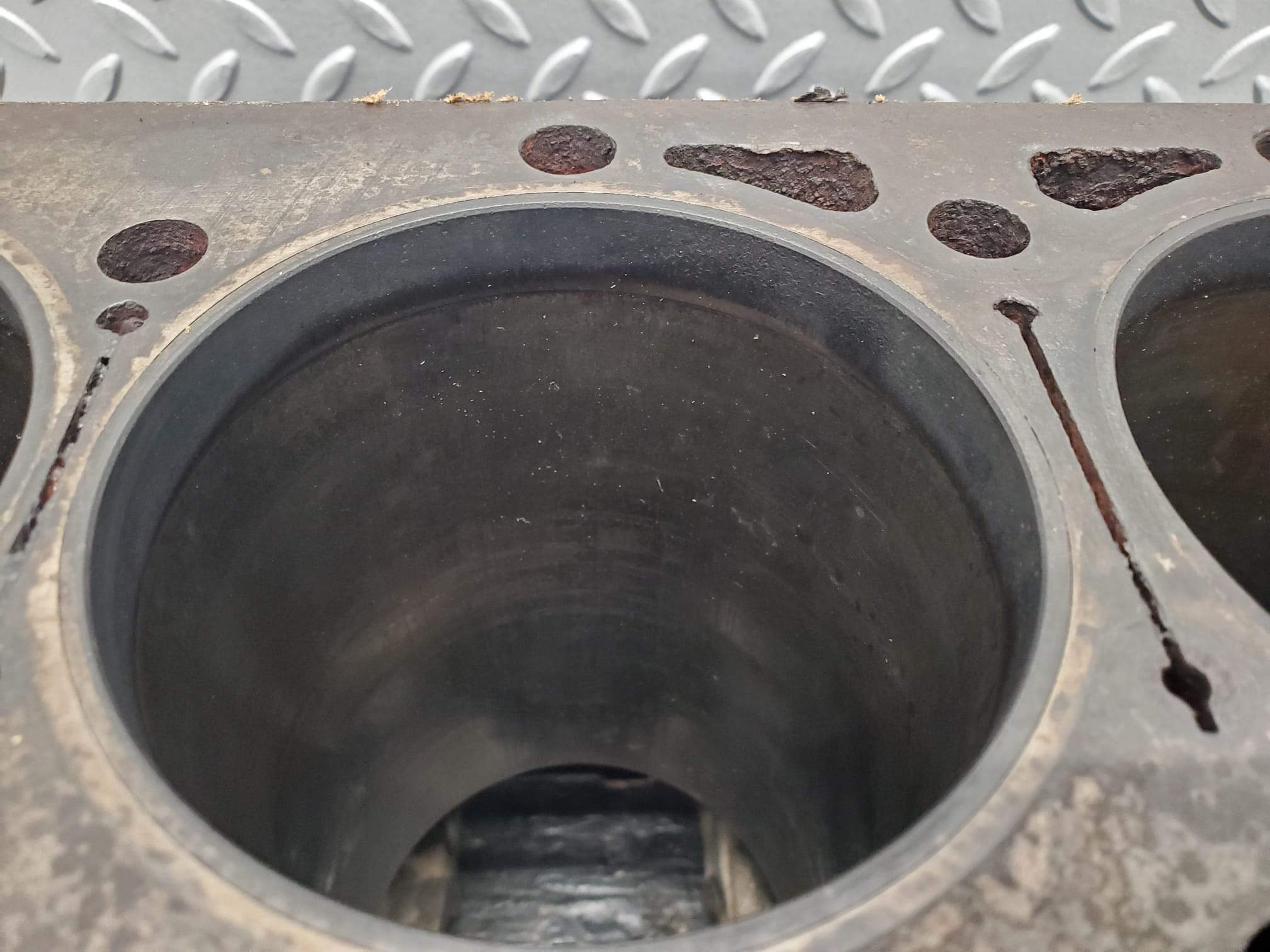 1382 Mercedes-Benz W123 240D Engine Block OM616.916 6160111201