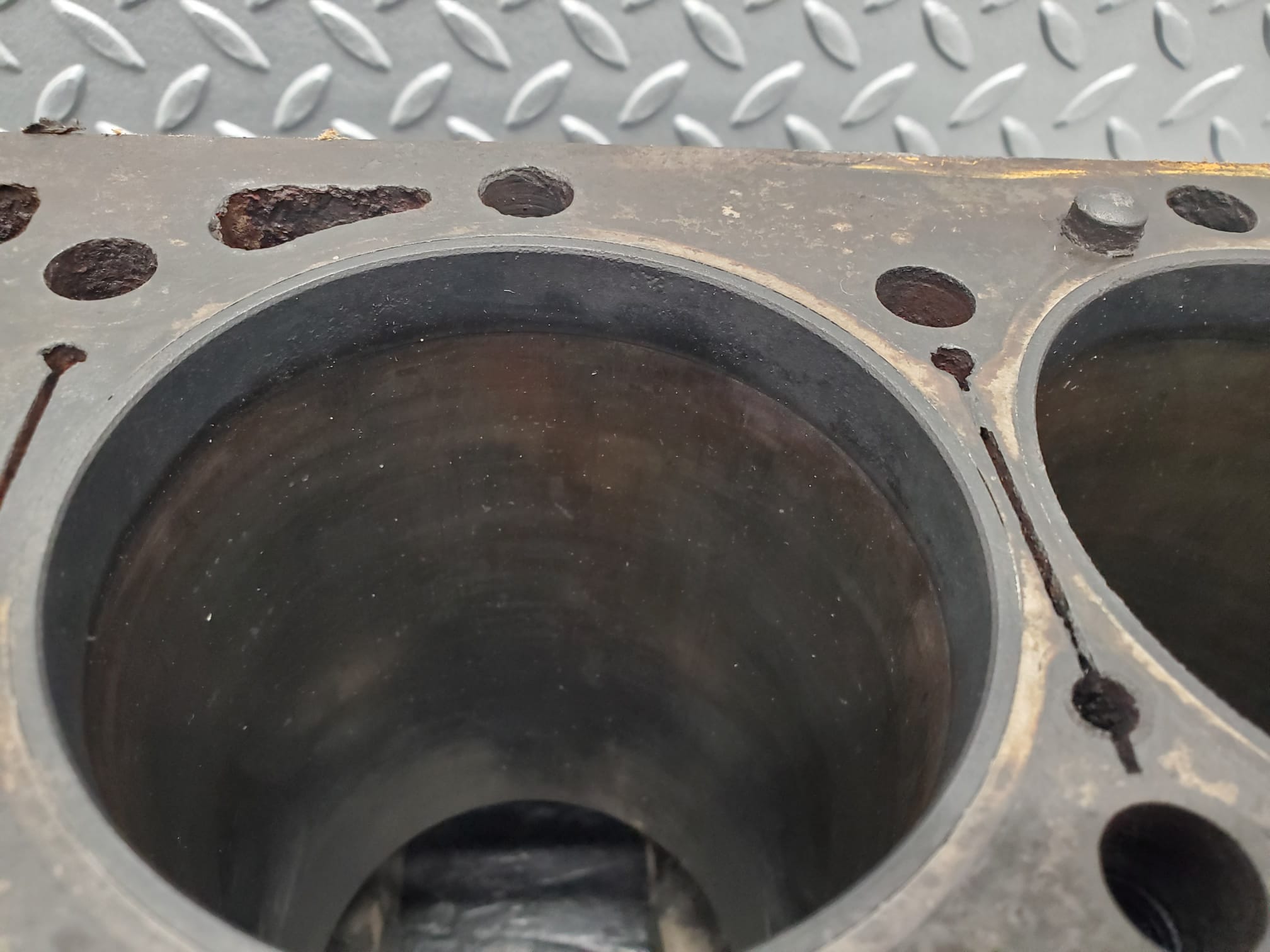 1382 Mercedes-Benz W123 240D Engine Block OM616.916 6160111201