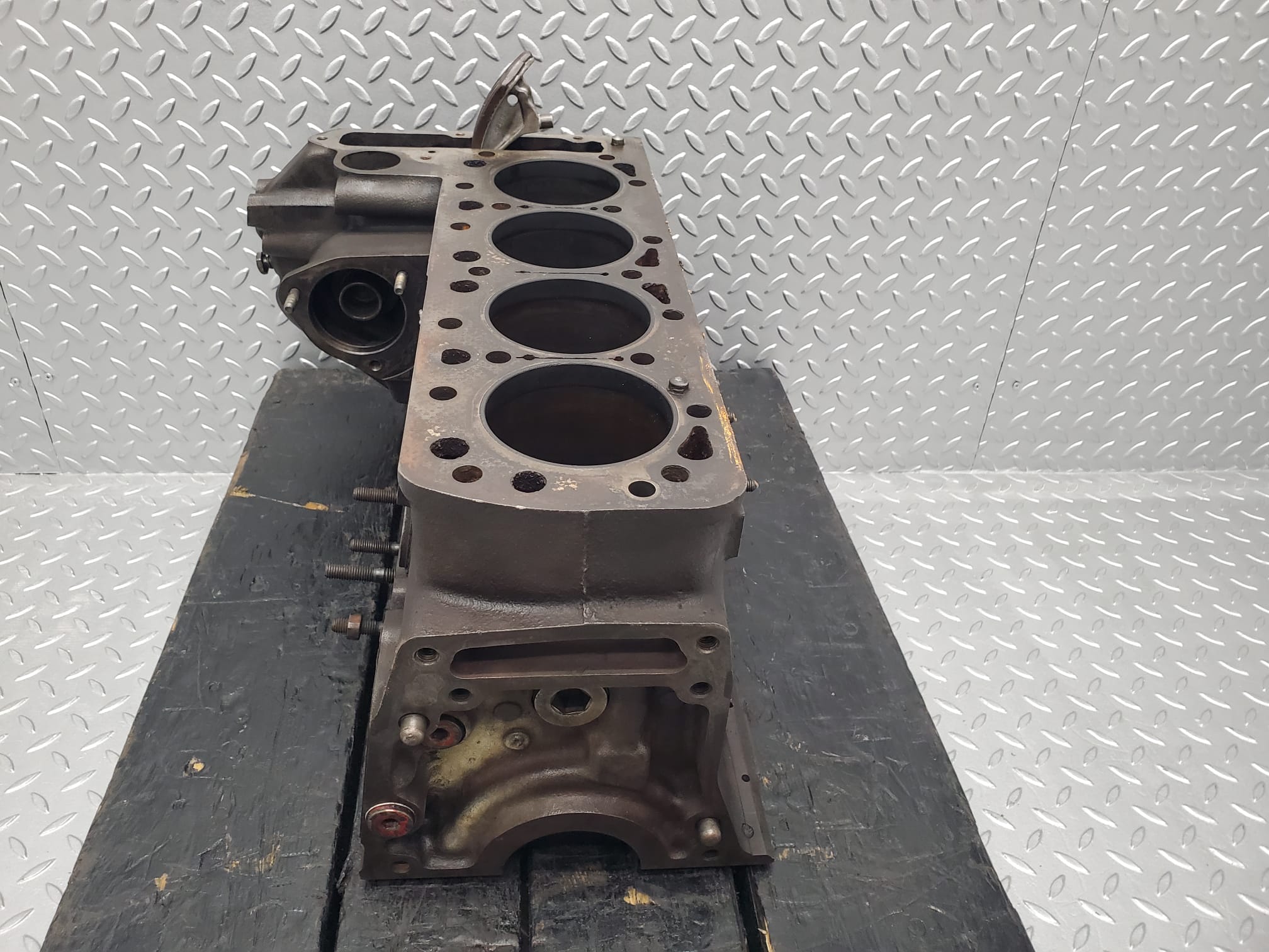 1382 Mercedes-Benz W123 240D Engine Block OM616.916 6160111201