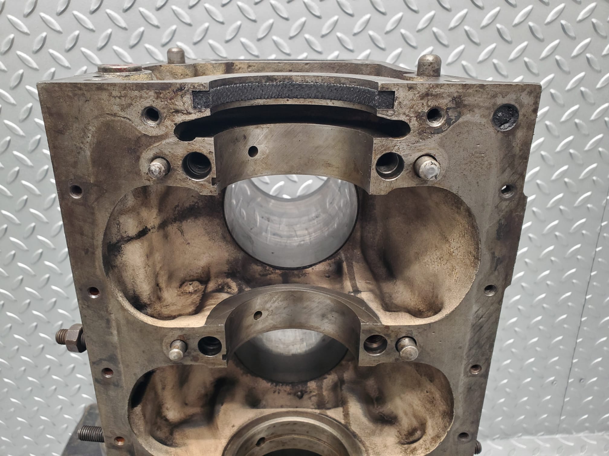 1382 Mercedes-Benz W123 240D Engine Block OM616.916 6160111201