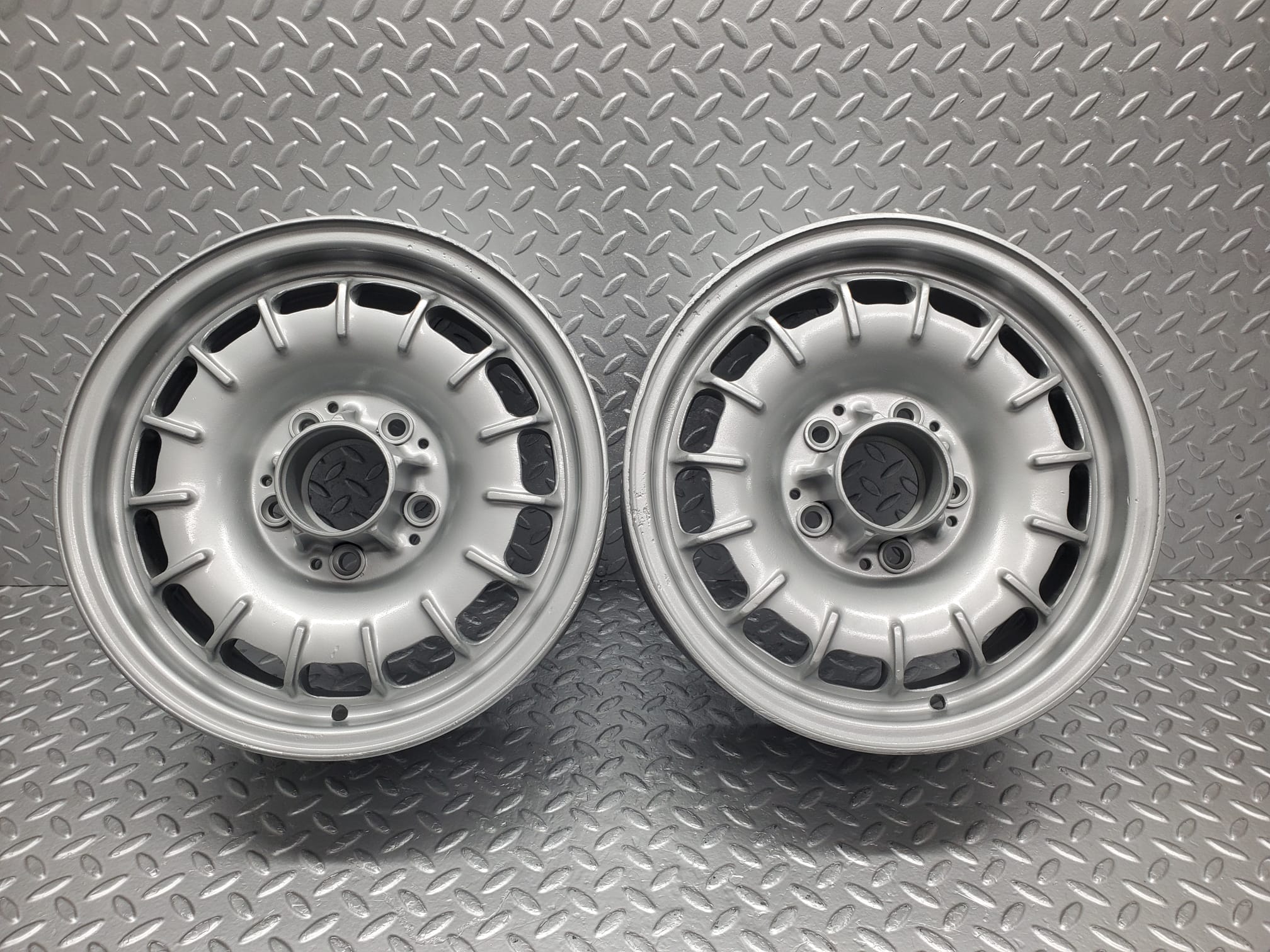 12120 Mercedes-Benz Alloy Wheel Set Mexican Hat 6Jx14H2 ET30 1084000902