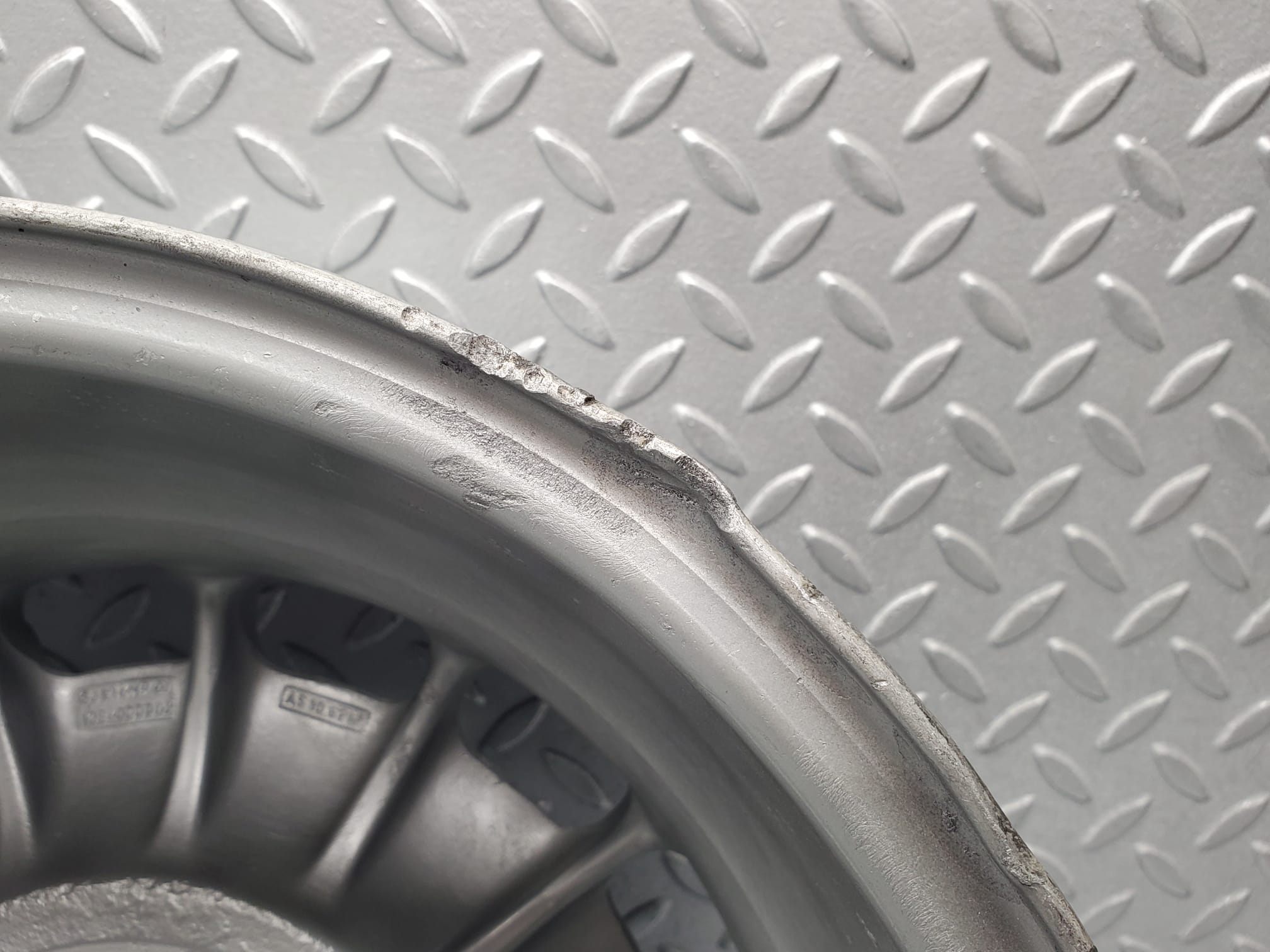 12120 Mercedes-Benz Alloy Wheel Set Mexican Hat 6Jx14H2 ET30 1084000902