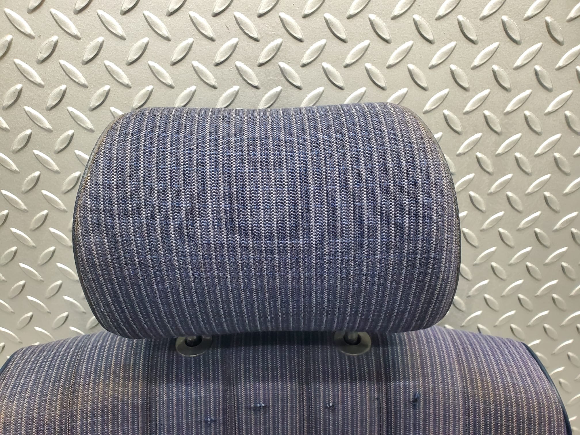 26967 Mercedes-Benz W123 240D Front Left Seat Blue