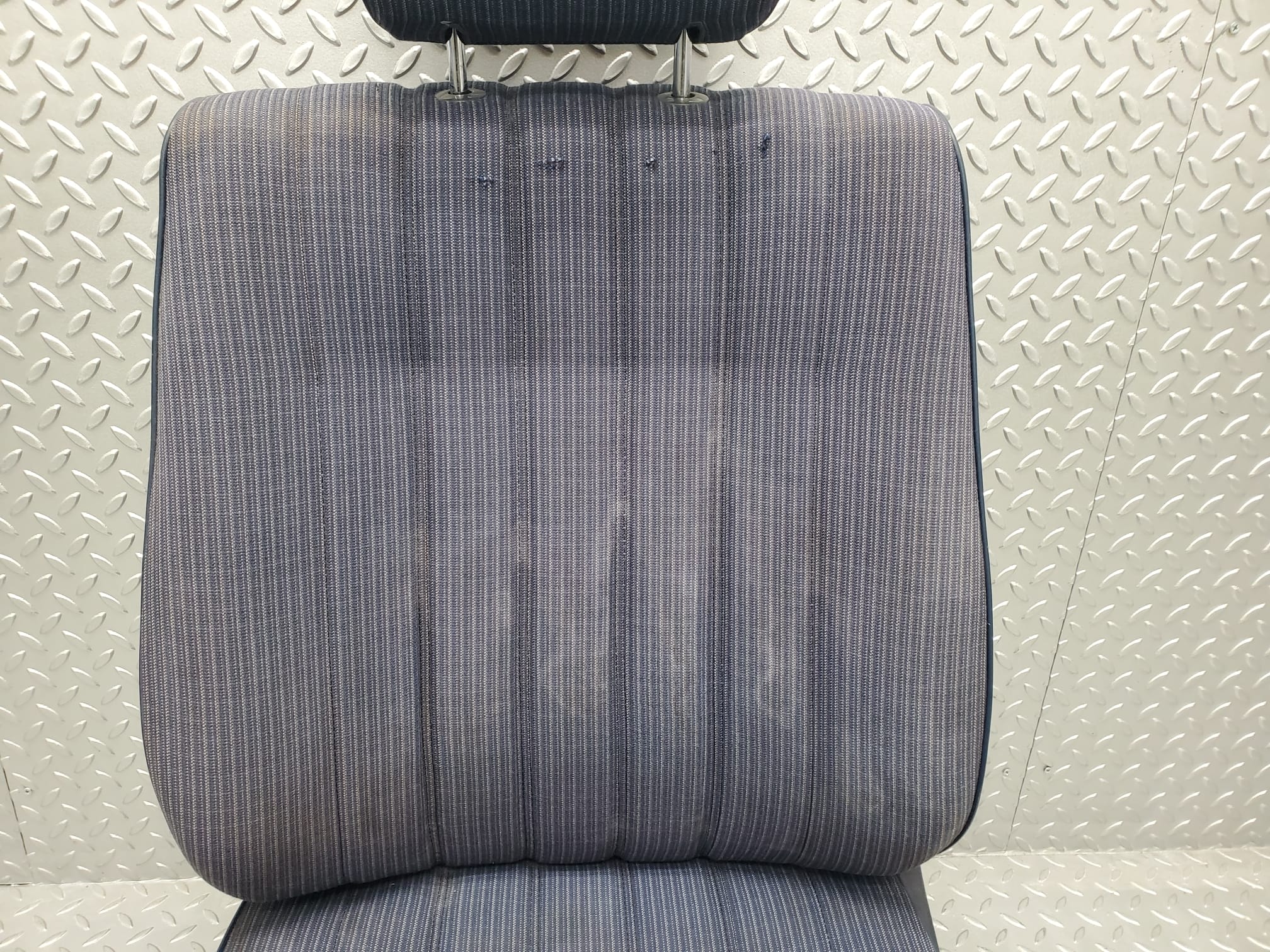 26967 Mercedes-Benz W123 240D Front Left Seat Blue