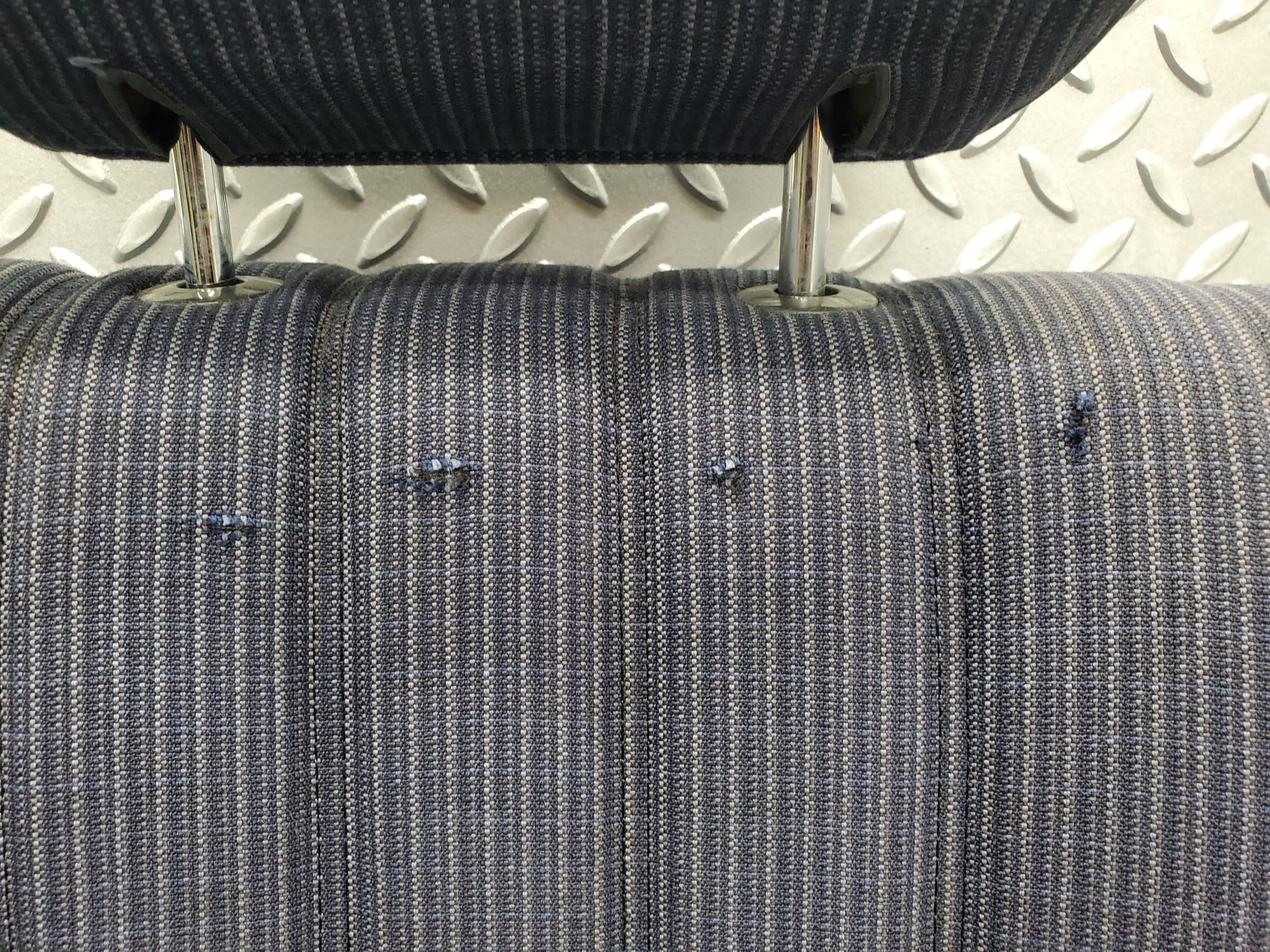 26967 Mercedes-Benz W123 240D Front Left Seat Blue