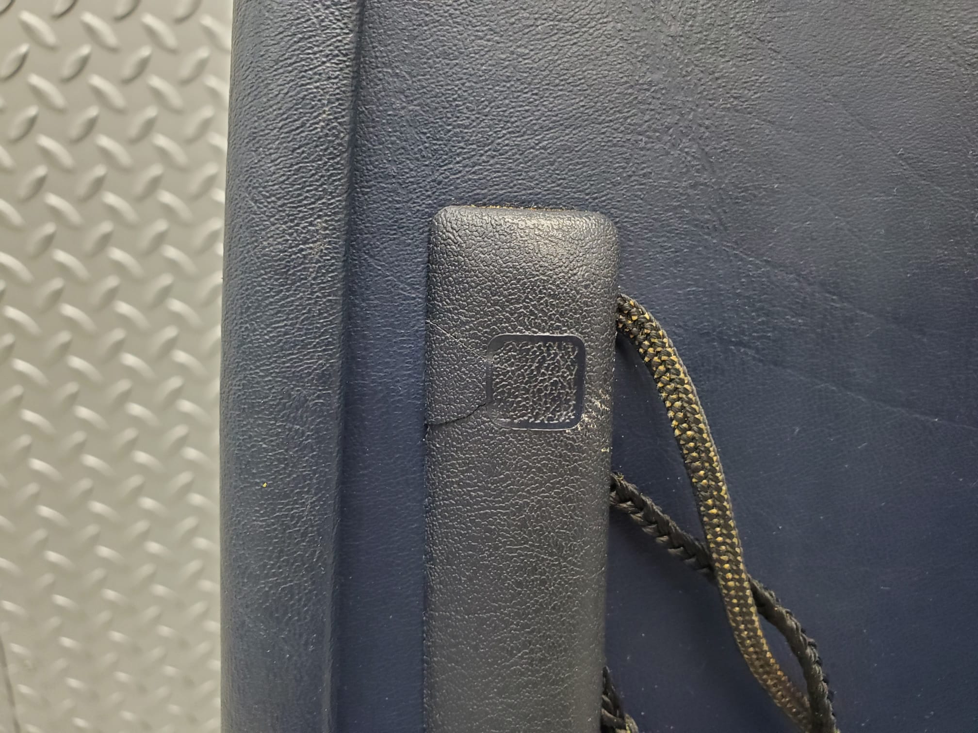 26967 Mercedes-Benz W123 240D Front Left Seat Blue