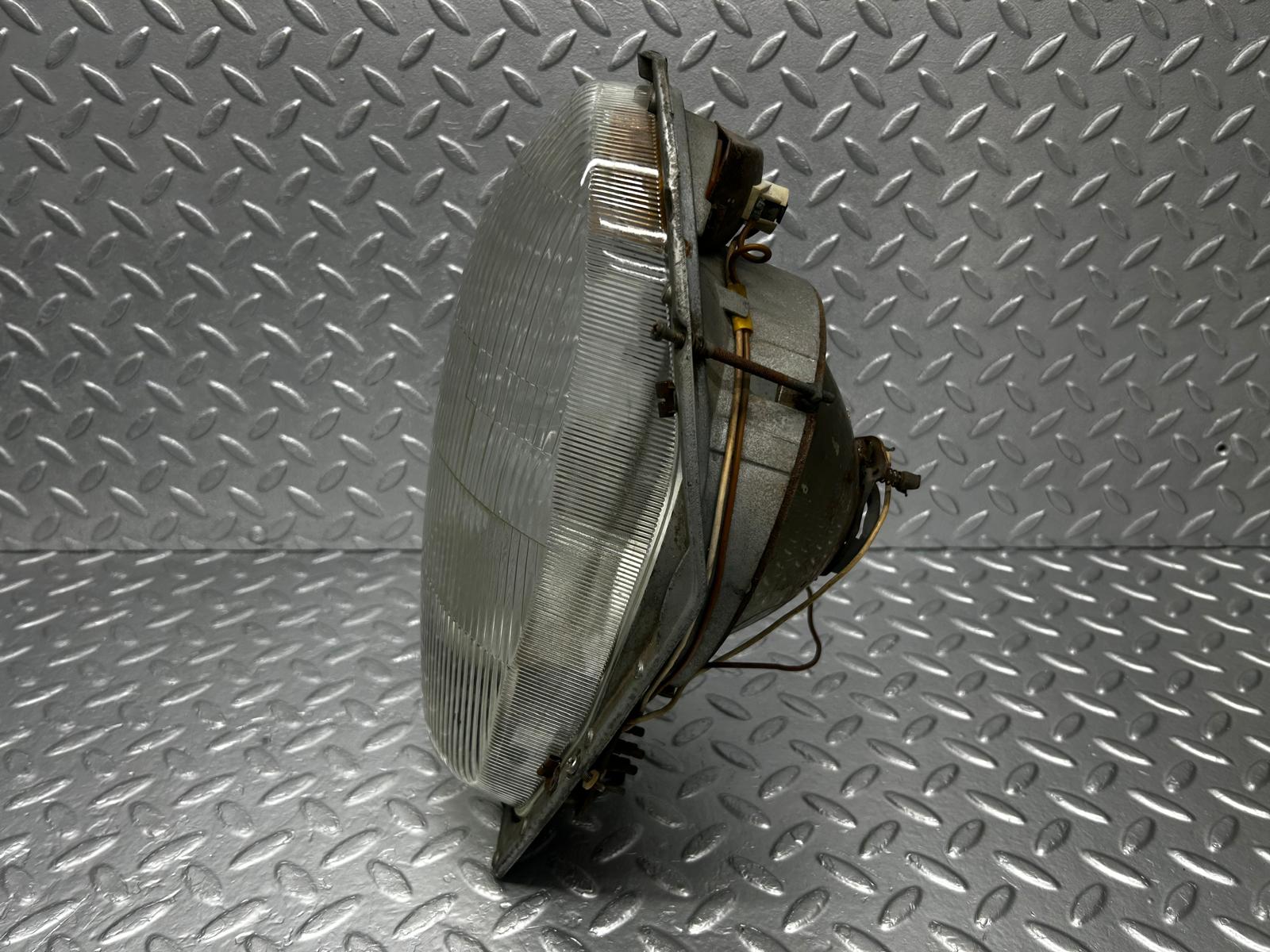 10638 Mercedes-Benz W108 Euro Headlight Bosch 1305320078