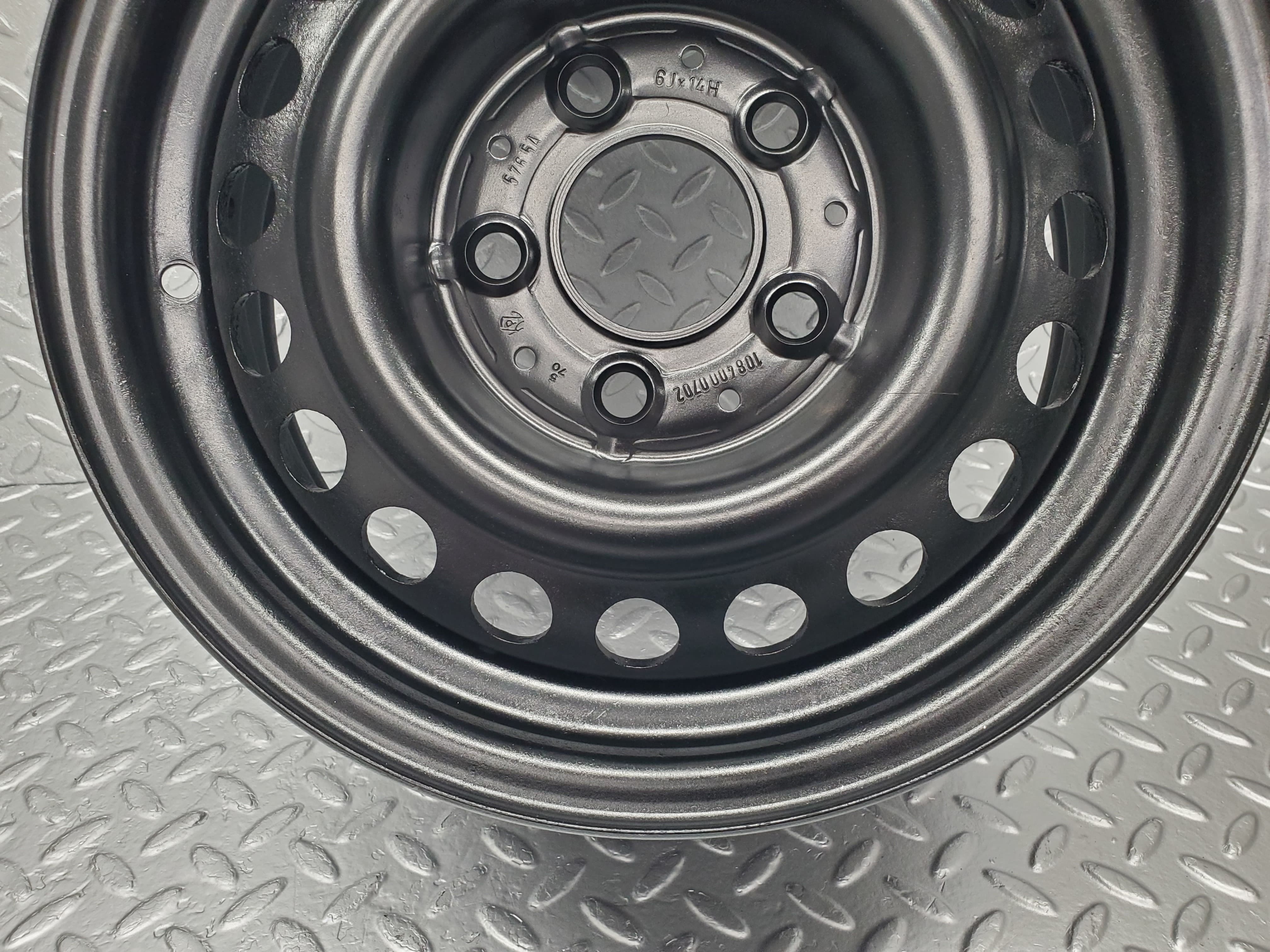 43429 Mercedes-Benz Steel Wheel Set 6Jx14H2 ET30 1084000702