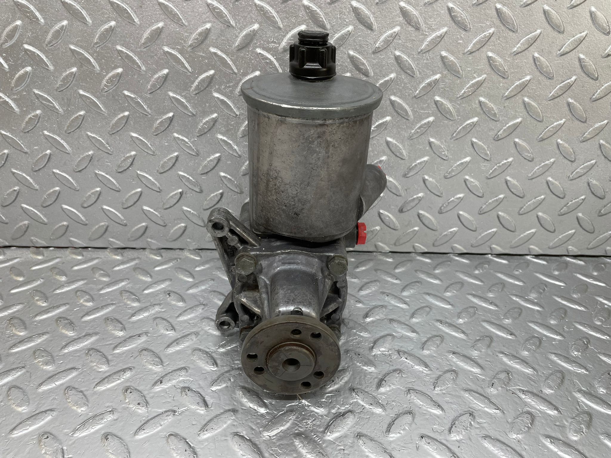 38580 Mercedes-Benz R129 280SL Coupe Power Steering Pump 2104662001 7681900502