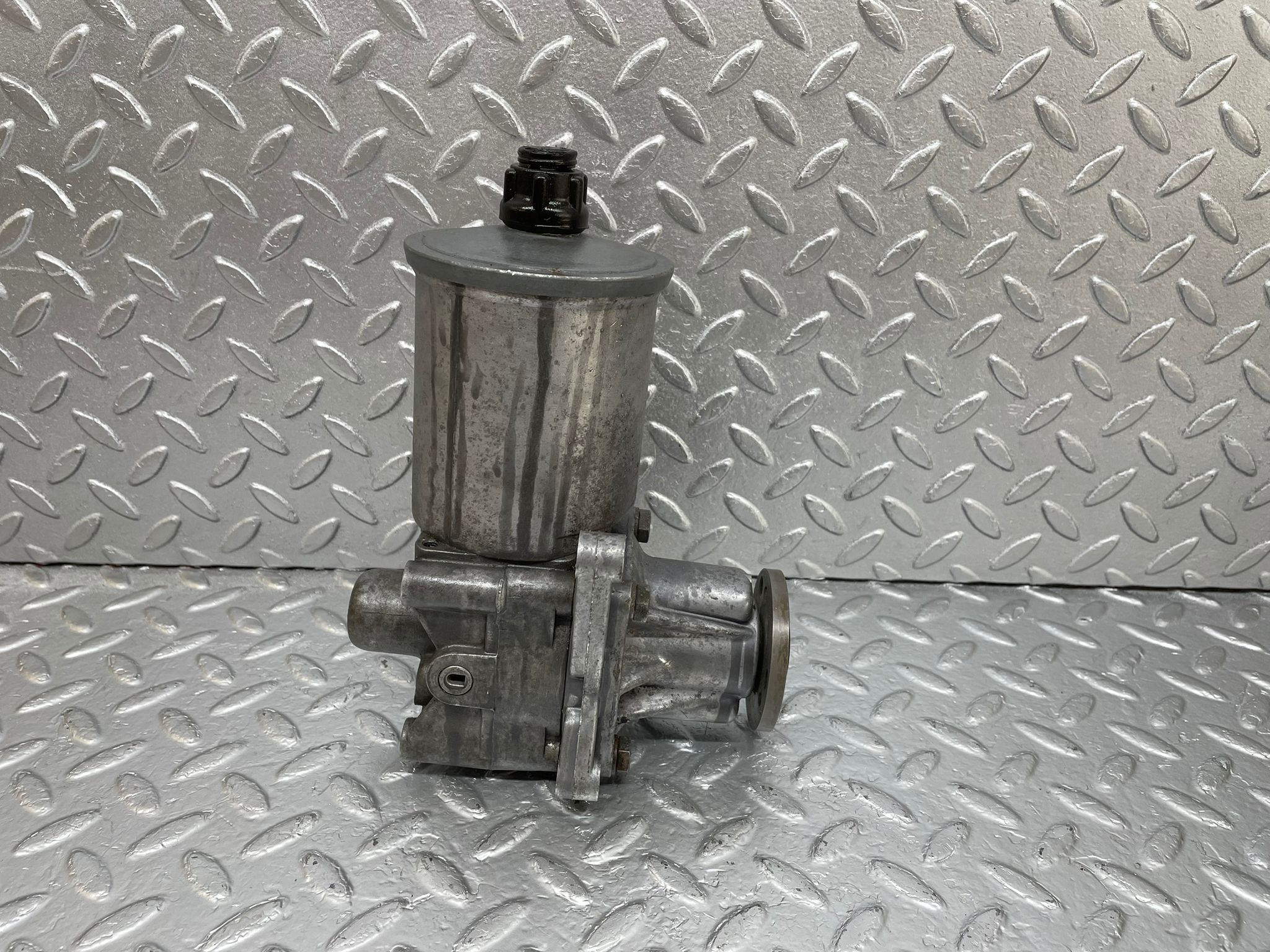 38580 Mercedes-Benz R129 280SL Coupe Power Steering Pump 2104662001 7681900502