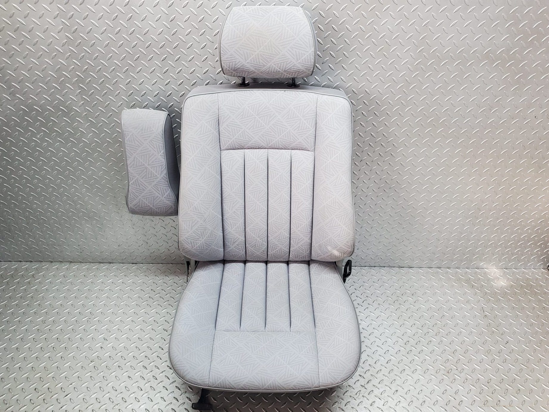 44736 Mercedes-Benz W124 220E Front Left Passenger Side Seat Grey 1249104150