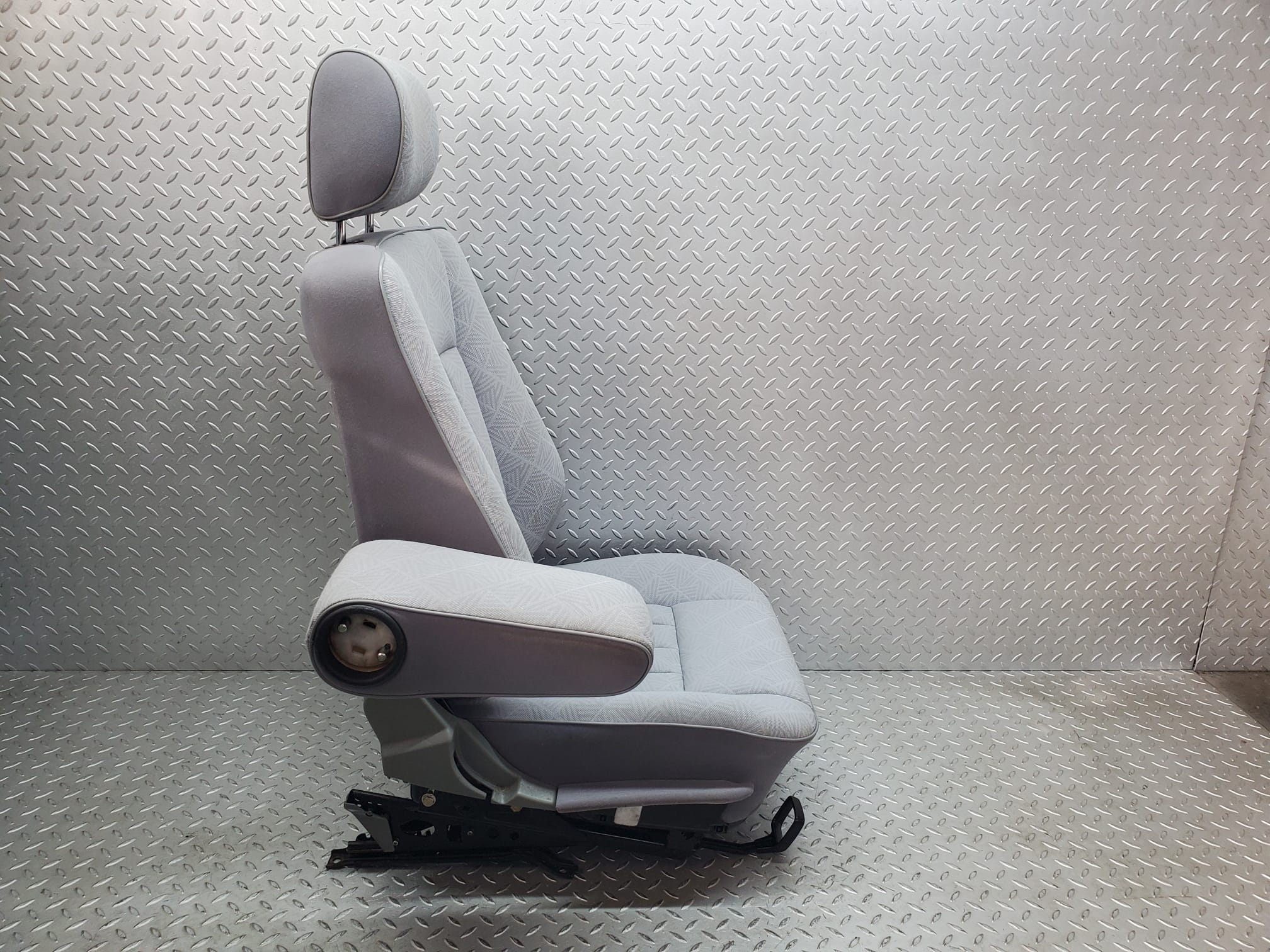 44736 Mercedes-Benz W124 220E Front Left Passenger Side Seat Grey 1249104150