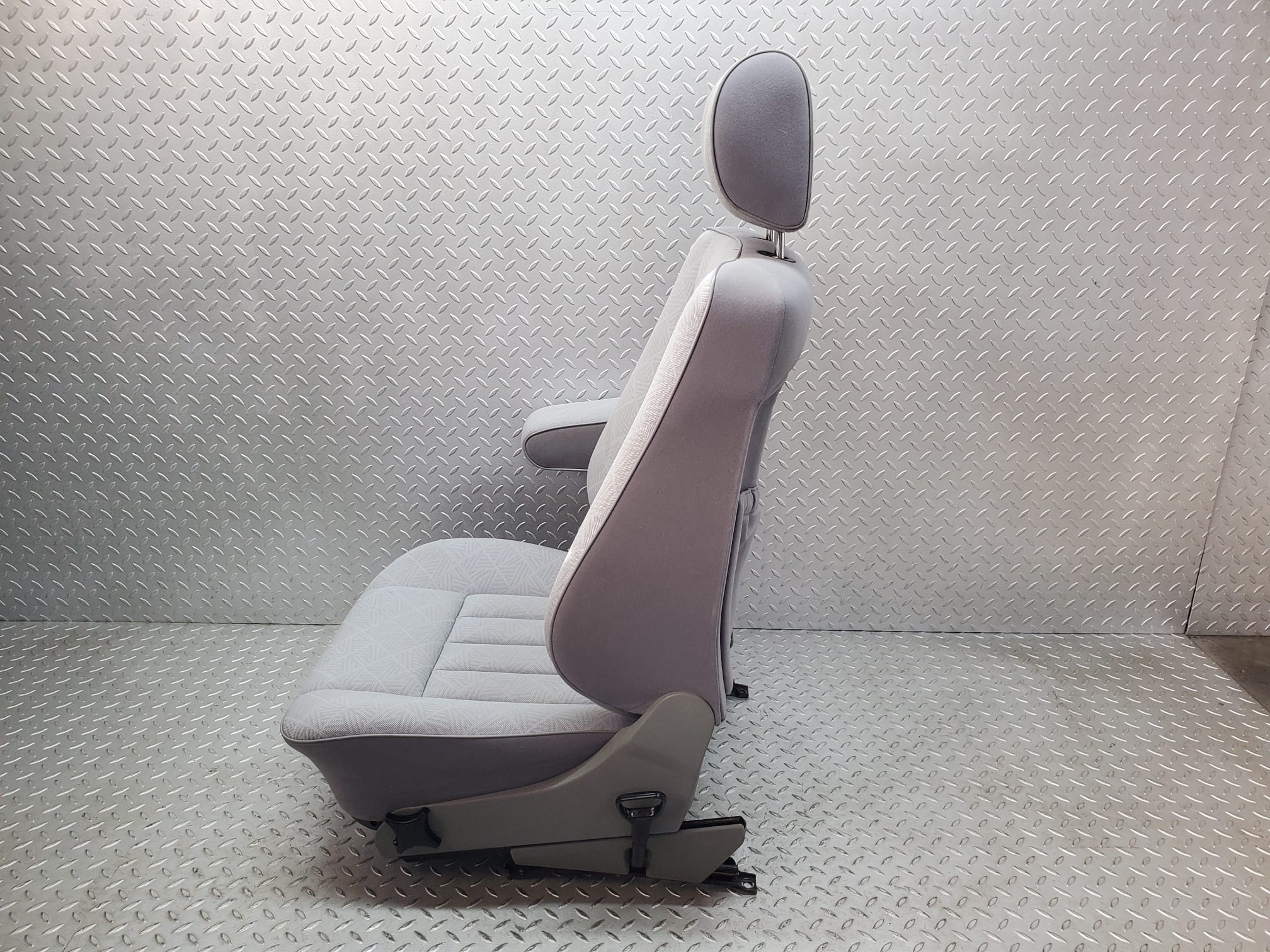 44736 Mercedes-Benz W124 220E Front Left Passenger Side Seat Grey 1249104150