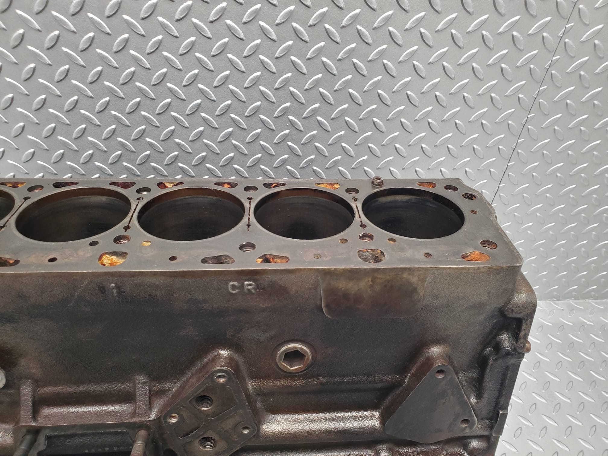 23677 Mercedes-Benz W114 280E Engine Block M110.981 1100110401