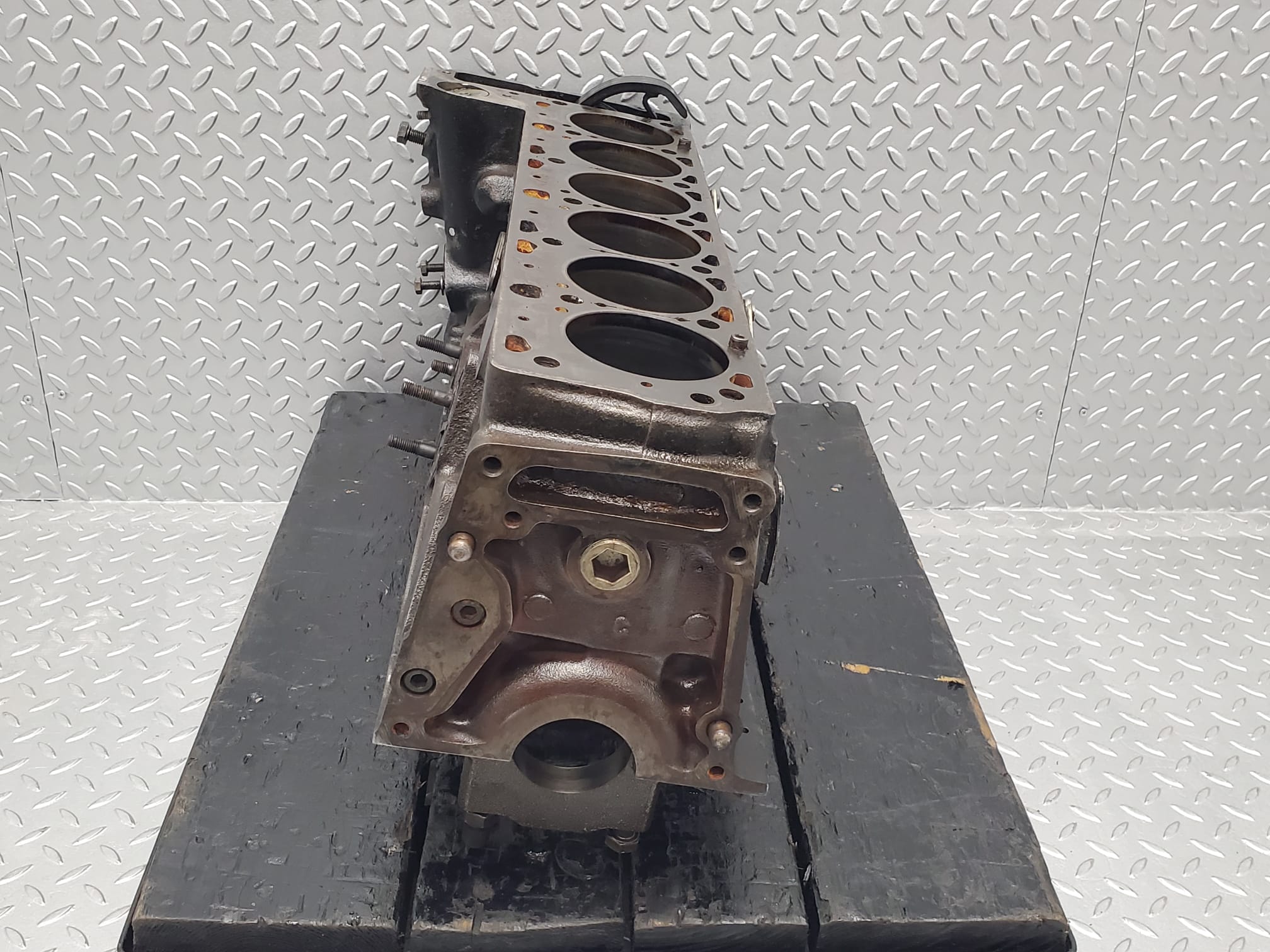 23677 Mercedes-Benz W114 280E Engine Block M110.981 1100110401