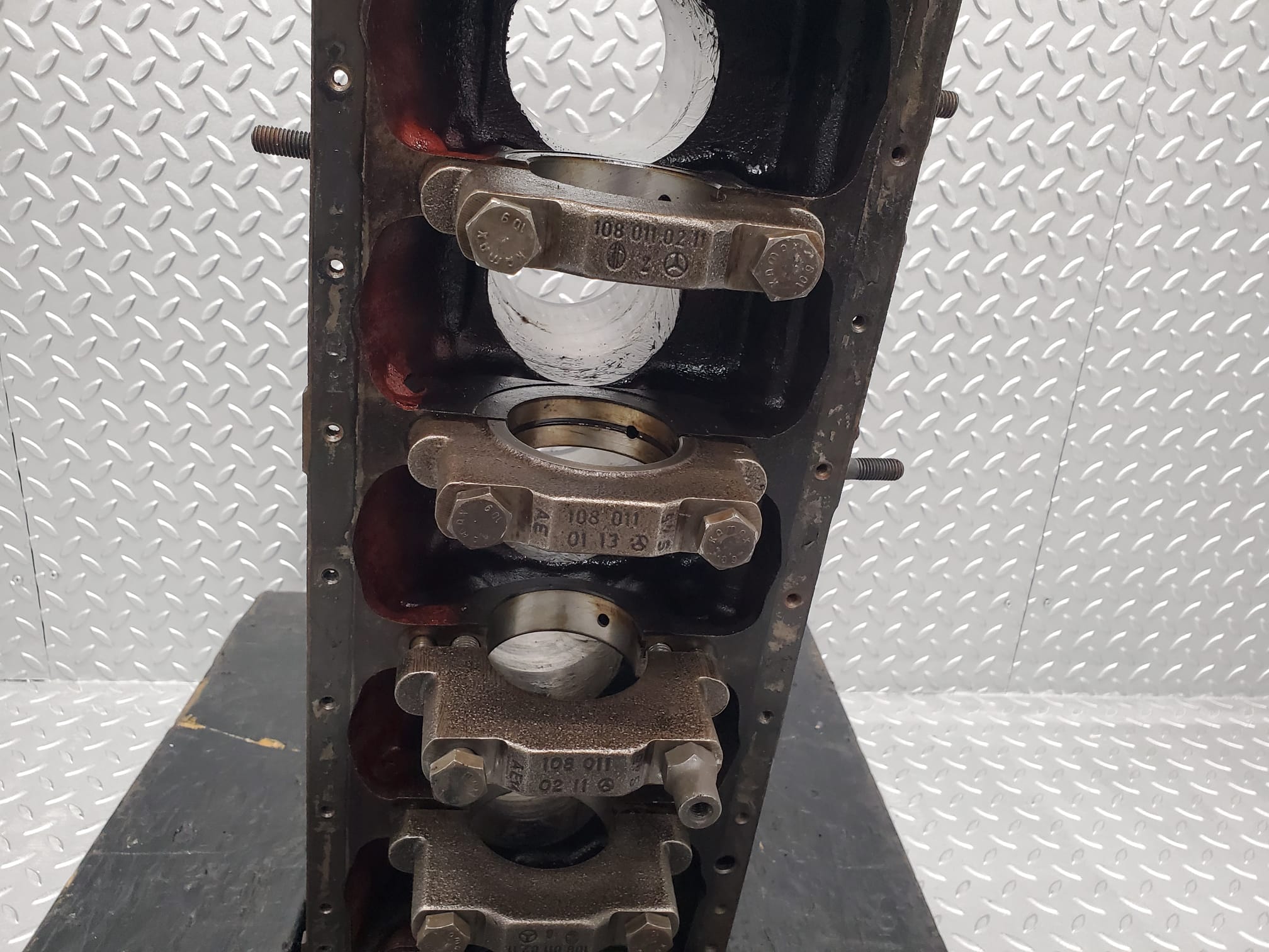 23677 Mercedes-Benz W114 280E Engine Block M110.981 1100110401