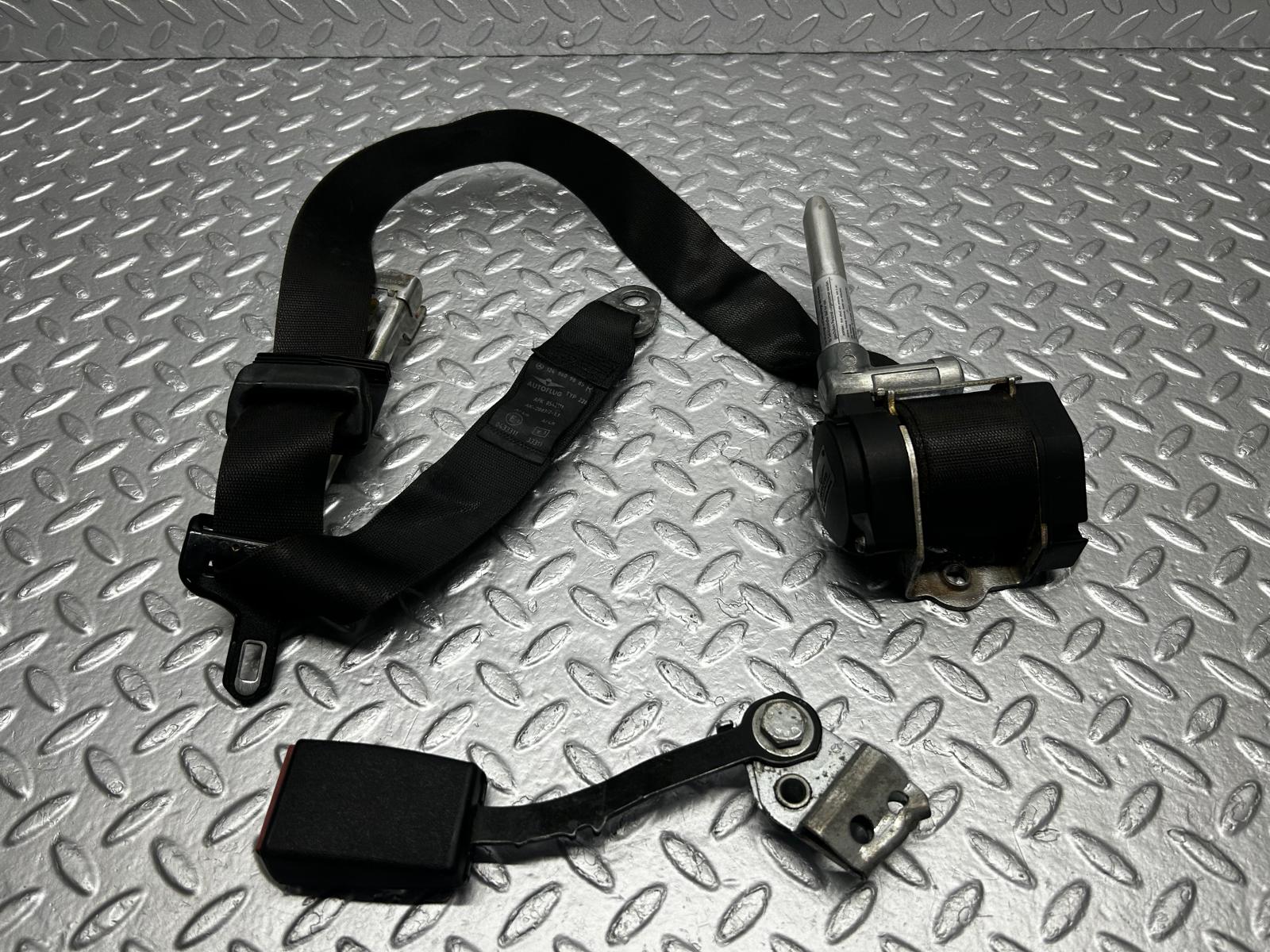 31536 Mercedes-Benz S124 220TE Front Right Seat Belt With Buckle 1248609885