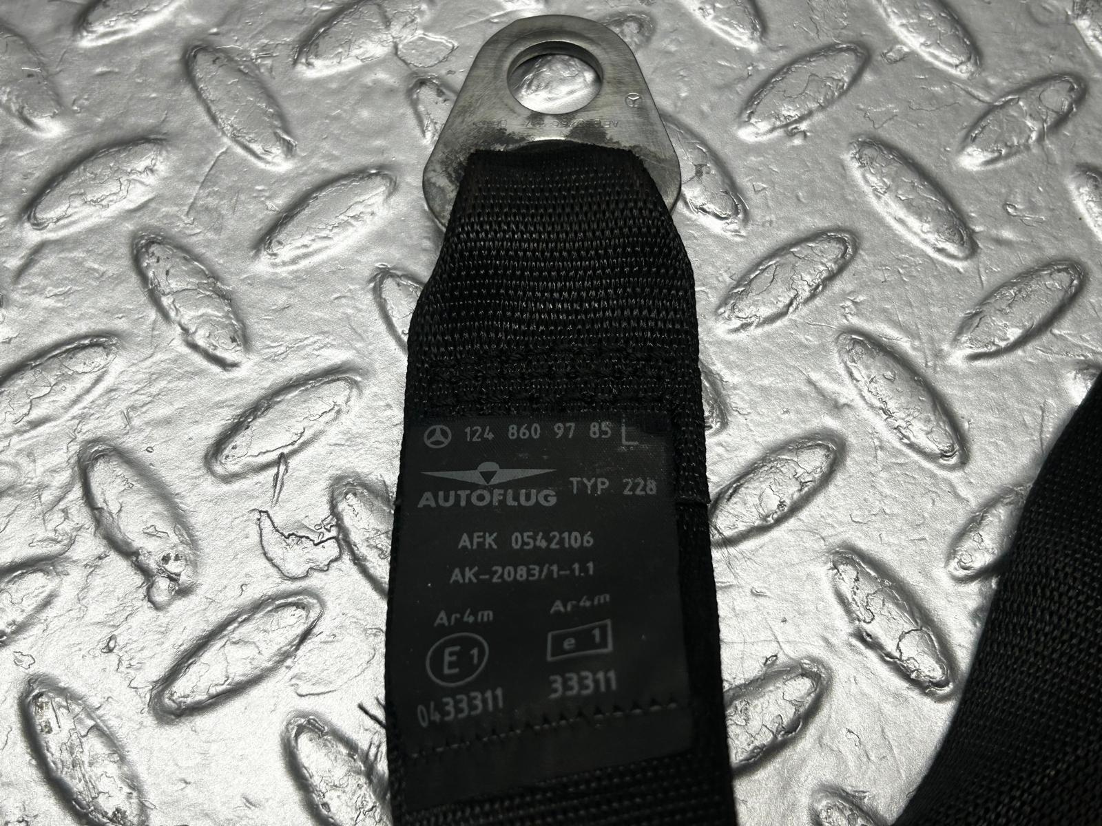 31537 Mercedes-Benz S124 220TE Wagon Front Left Seat Belt With Buckle 1248609785