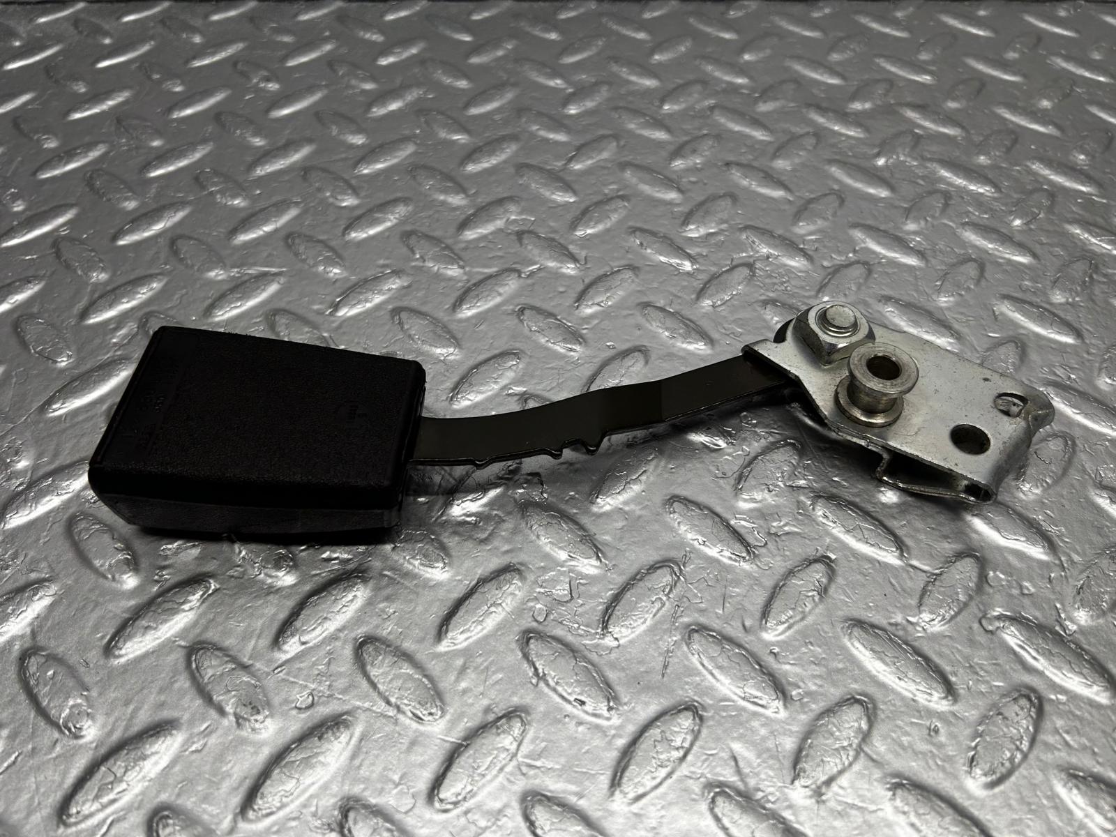 31537 Mercedes-Benz S124 220TE Wagon Front Left Seat Belt With Buckle 1248609785