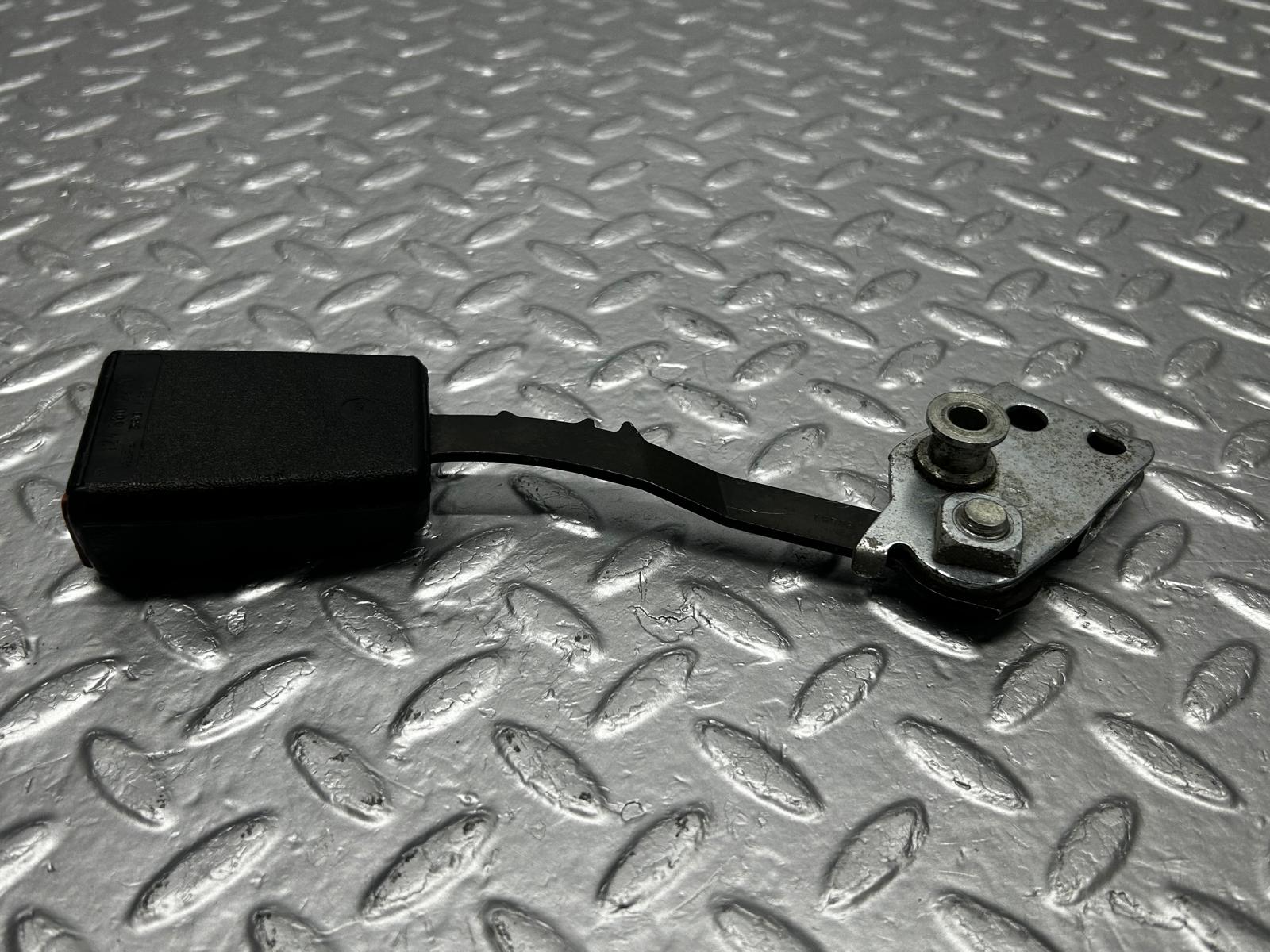 31536 Mercedes-Benz S124 220TE Front Right Seat Belt With Buckle 1248609885