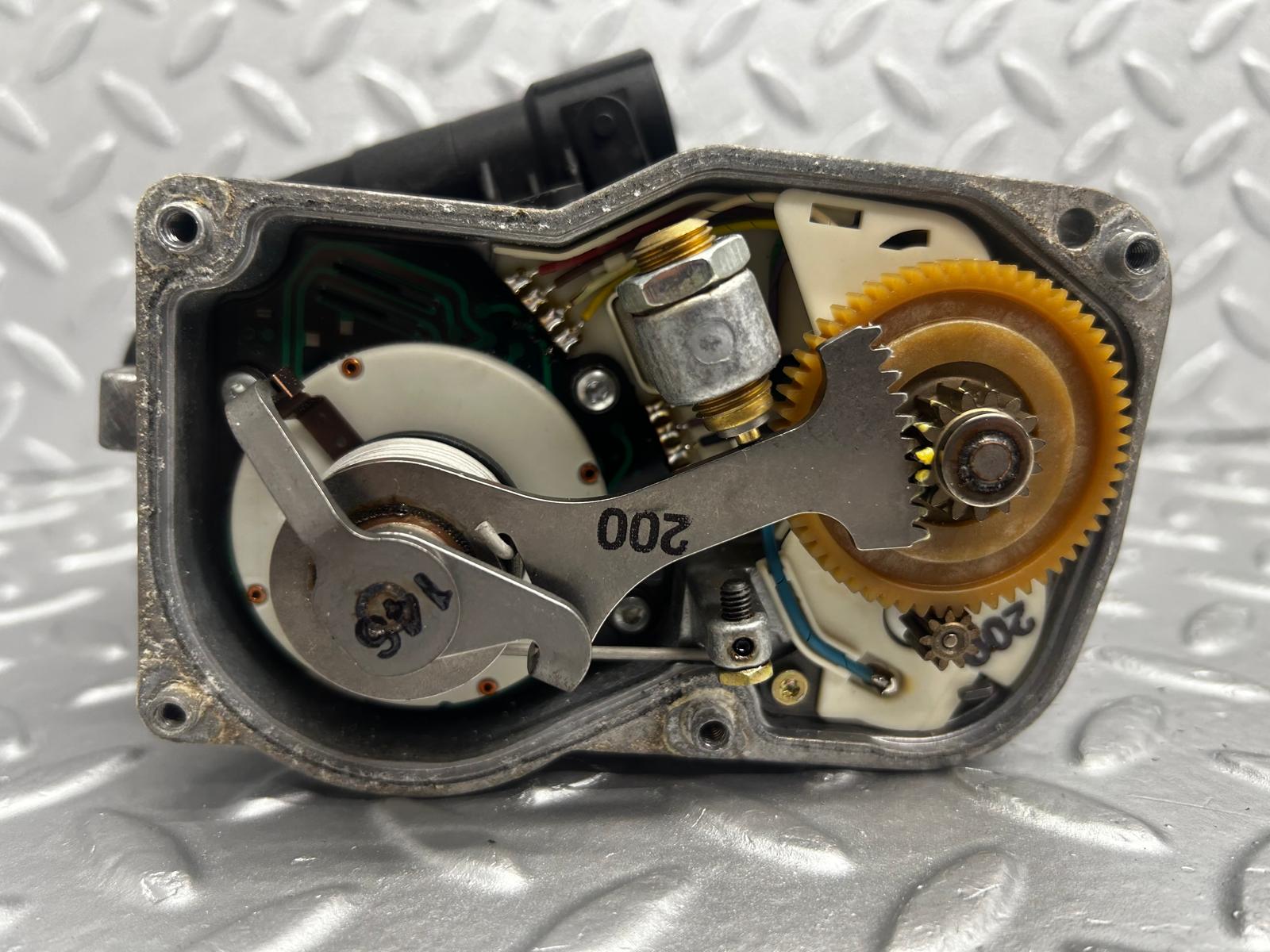 38559 Mercedes-Benz R129 280SL Coupe Throttle Body Valve VDO 0011416525