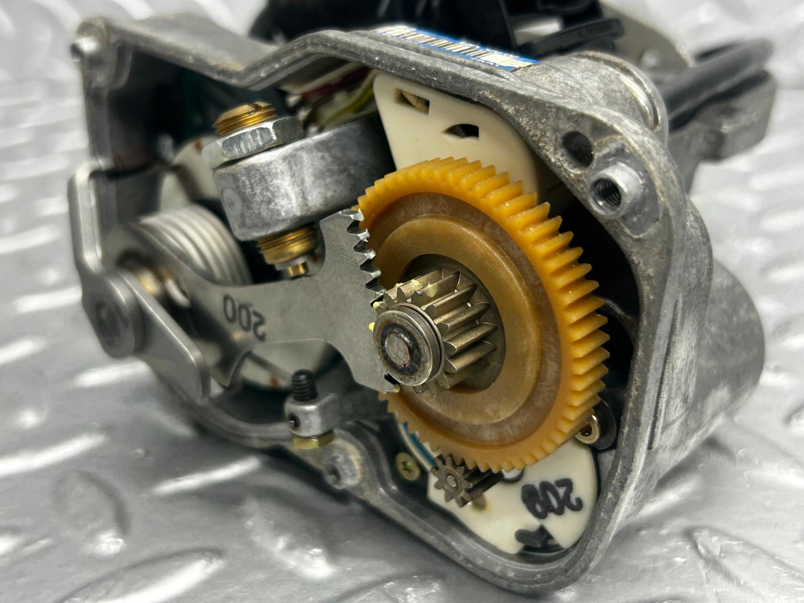 38559 Mercedes-Benz R129 280SL Coupe Throttle Body Valve VDO 0011416525