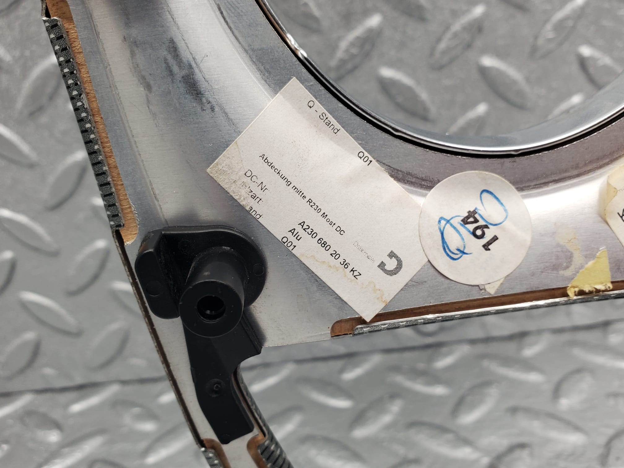 47798 Mercedes-Benz R230 350SL Carbon Fibre Alu Centre Console A2306802036